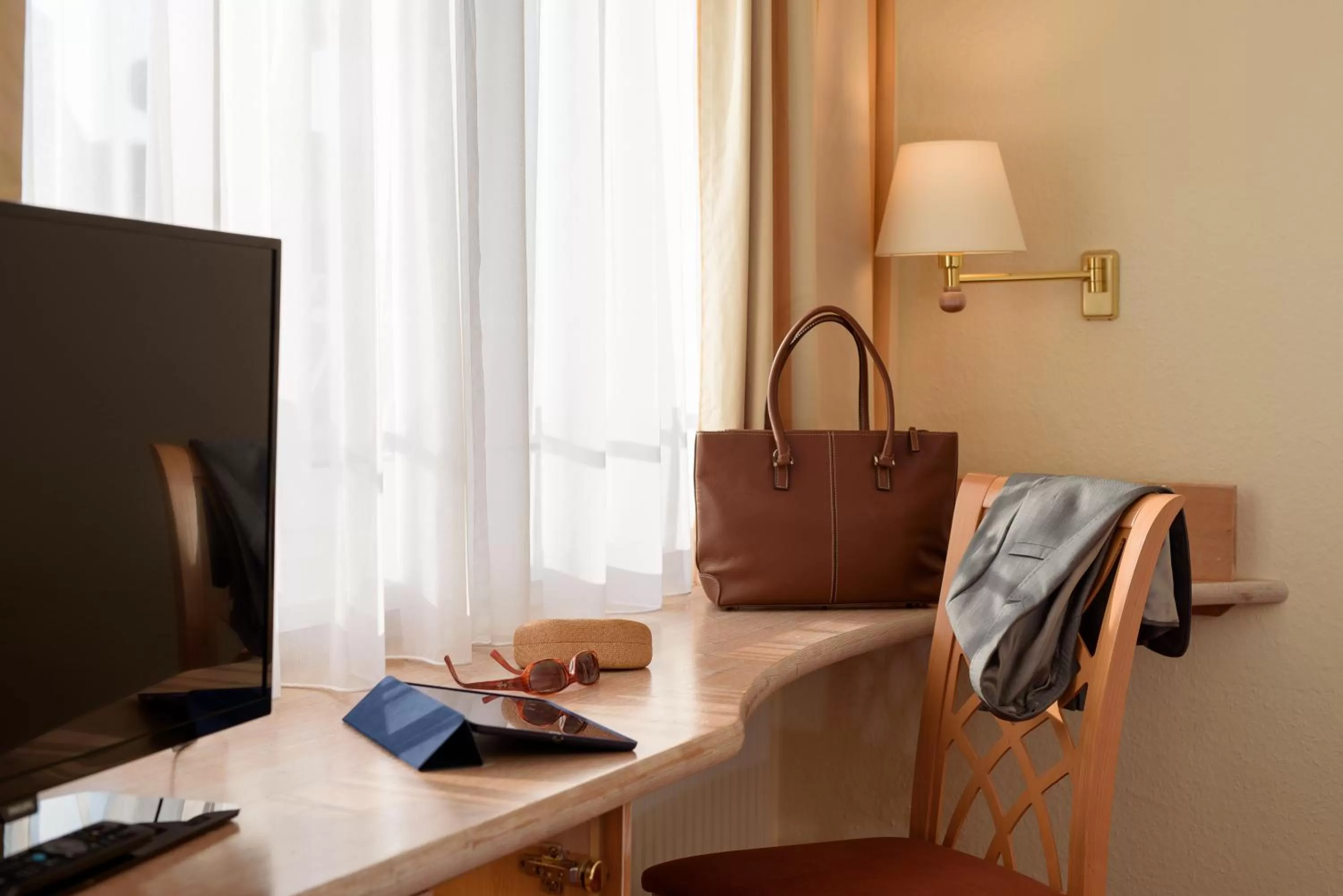 Seating area, TV/Entertainment Center in Mercure Hotel Berlin Mitte