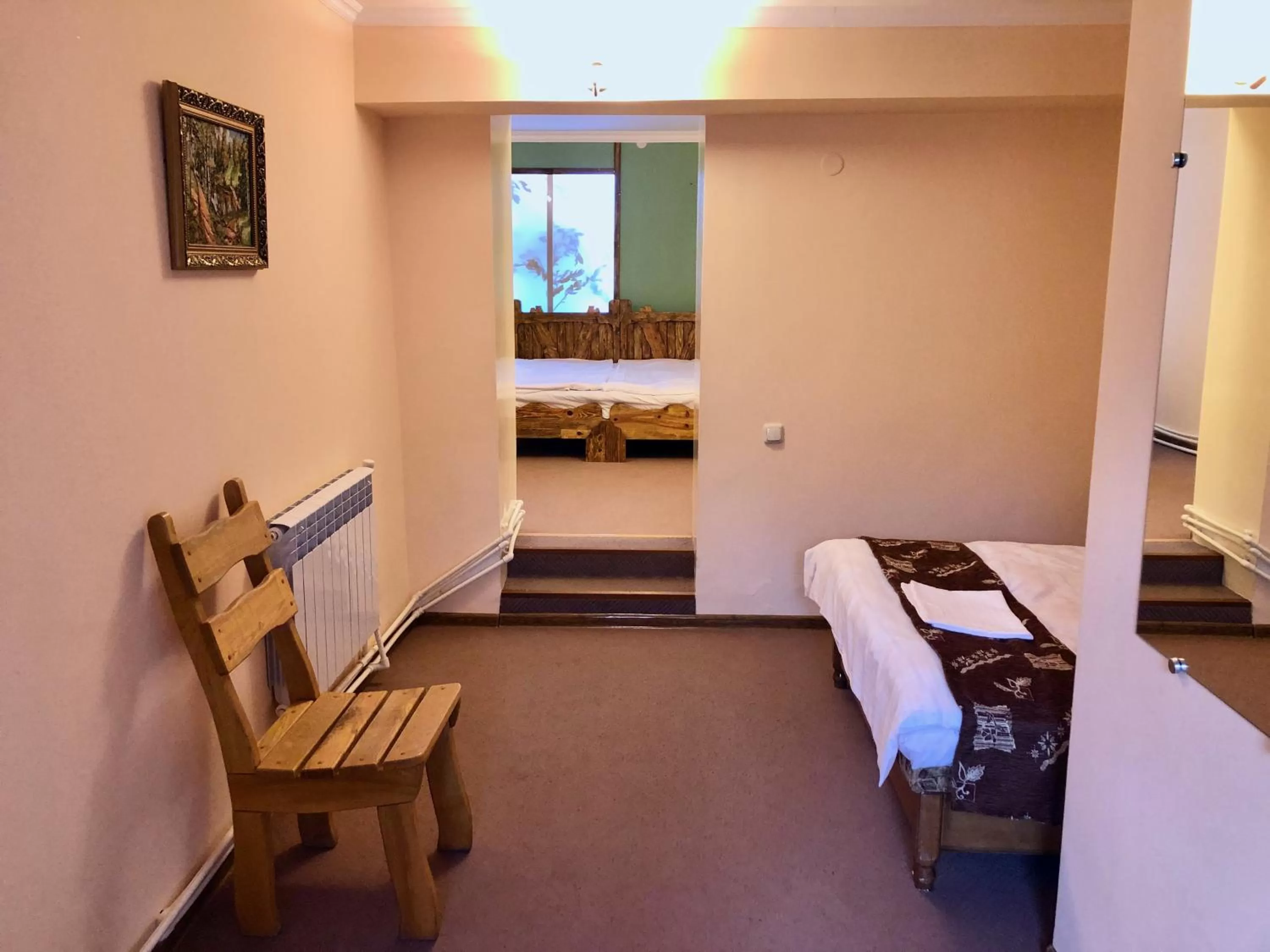 Photo of the whole room in Dil Hill by Sam