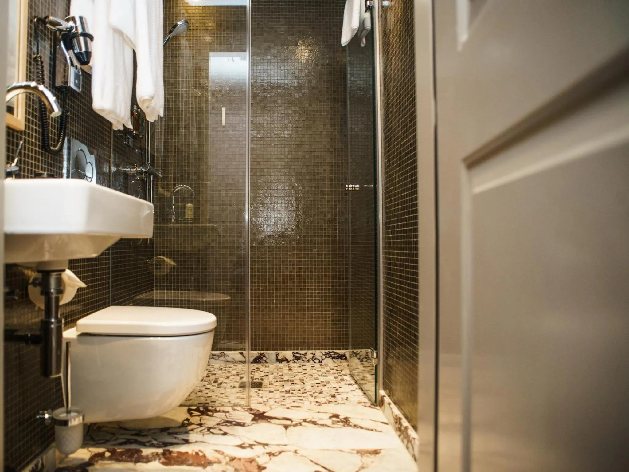 Bathroom in Mimi's Hotel Soho