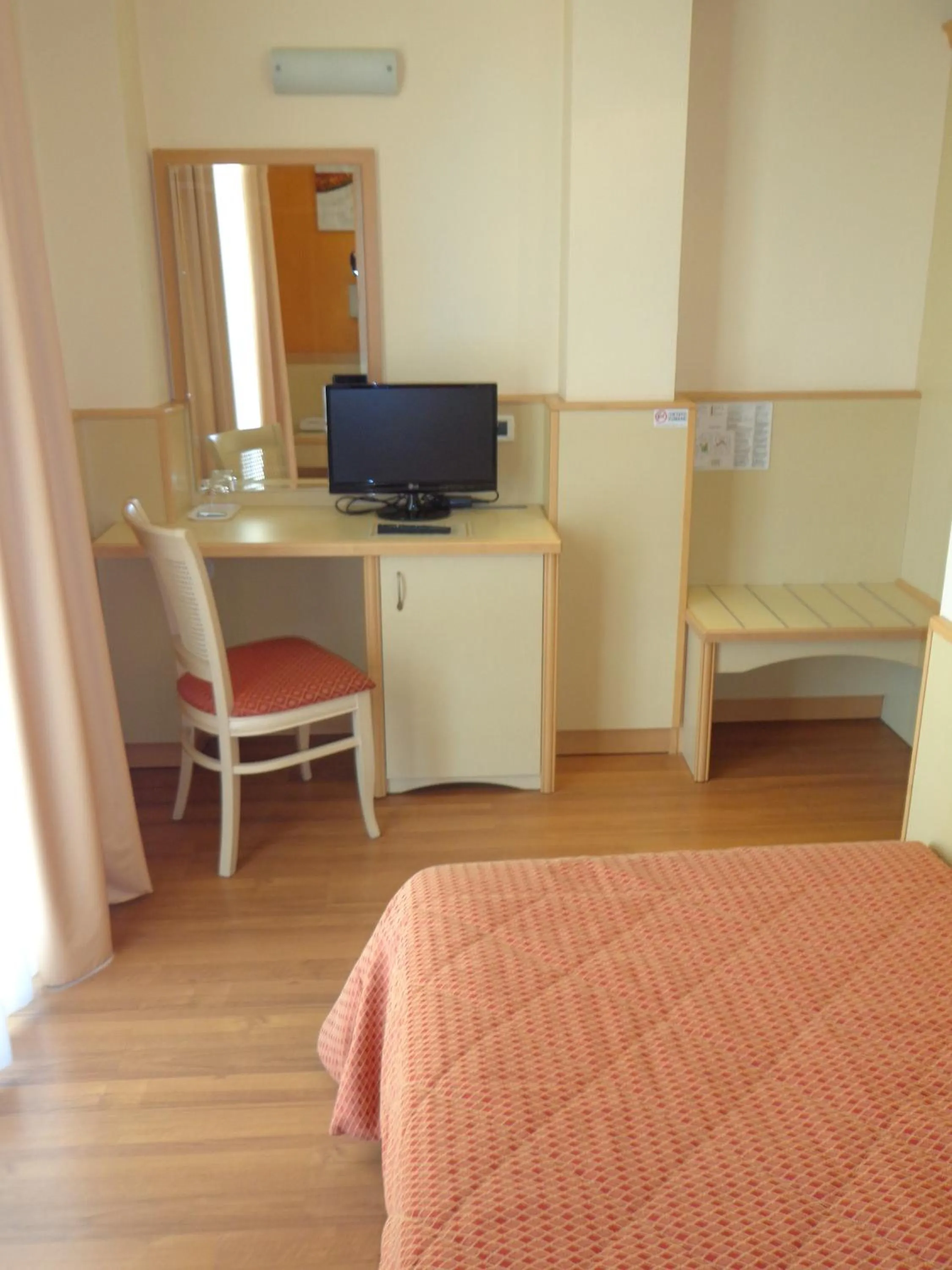 Bedroom, Bed in Hotel La Rondine