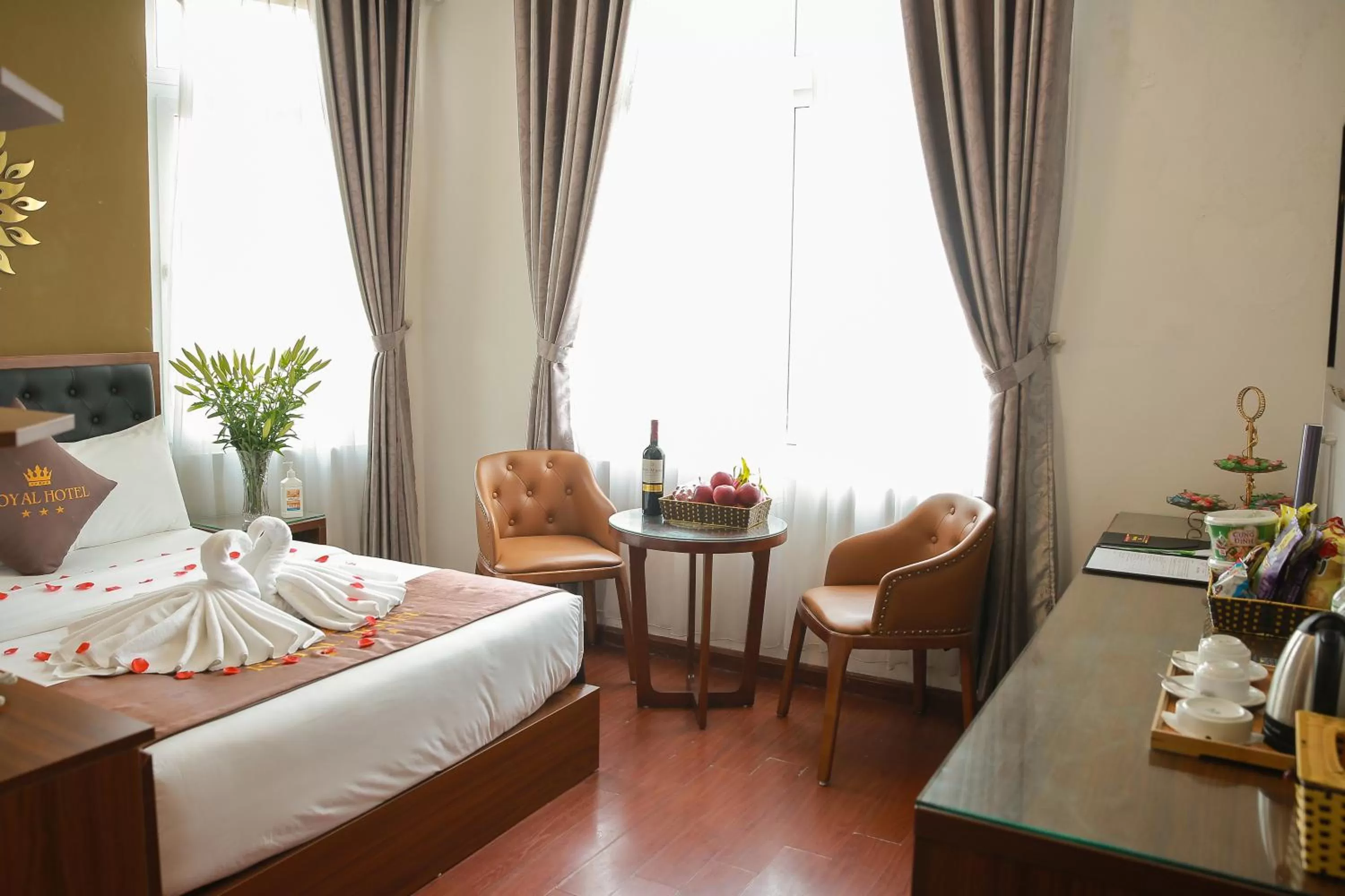 Photo of the whole room in Royal Hotel