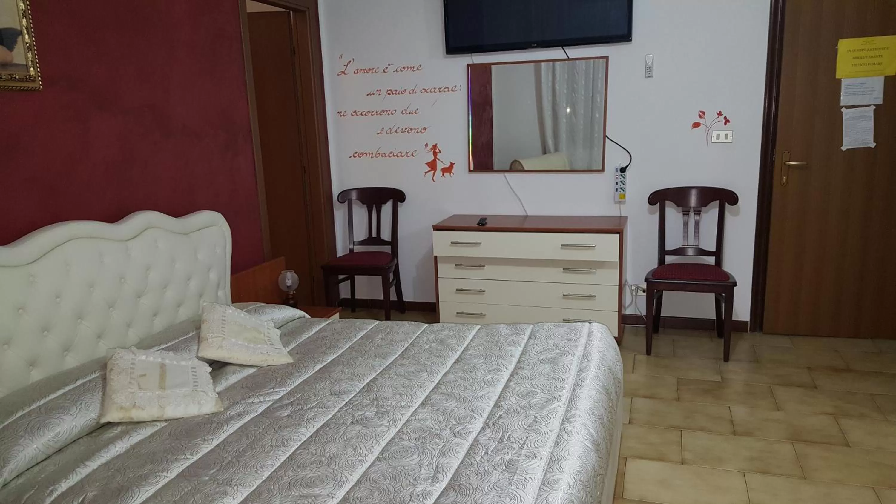 Photo of the whole room, Bed in B&B - Affittacamere da Pietro - Enna