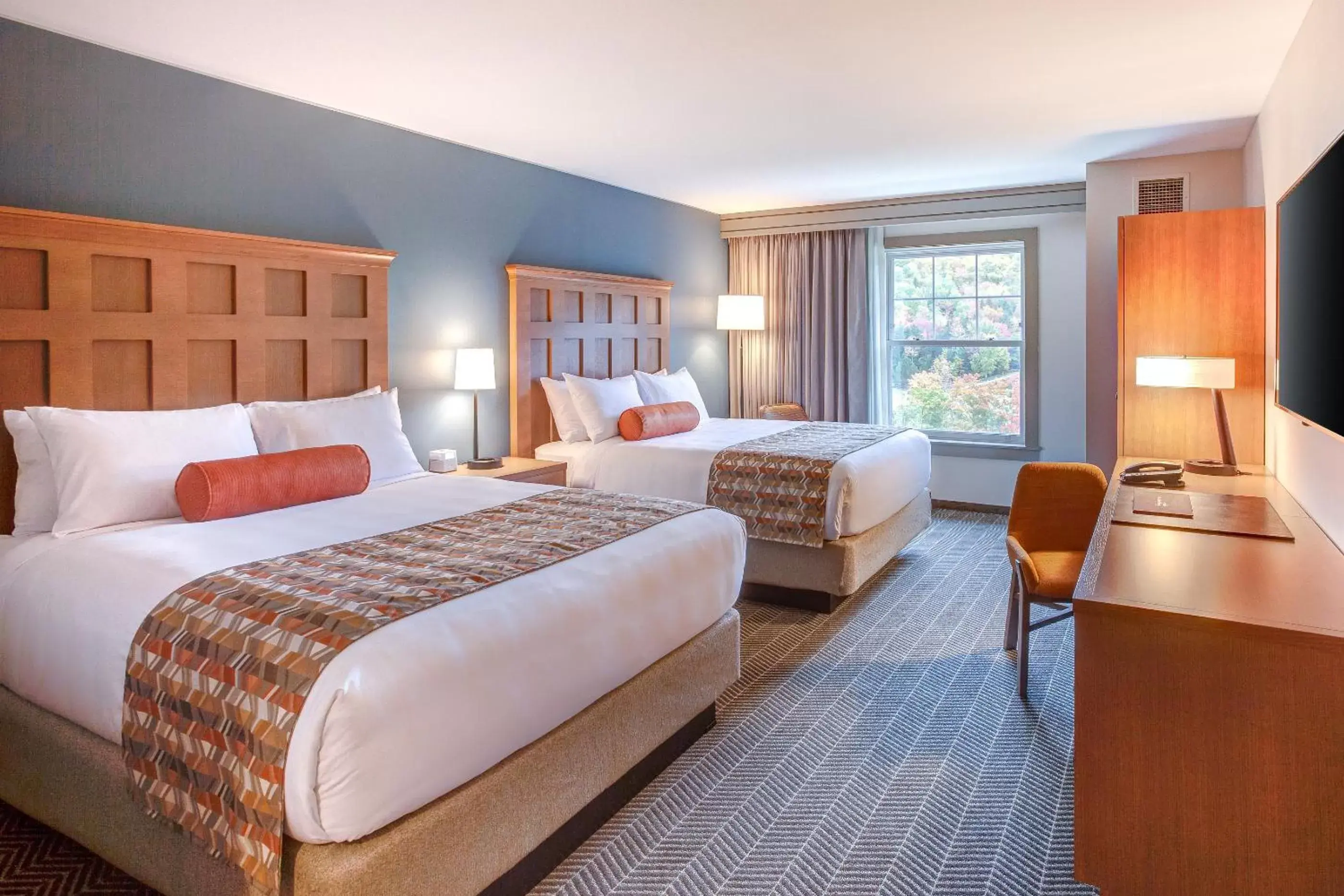 Accessible Mountain View Room in The Glen House Accessible Mountain View Room in The Glen House