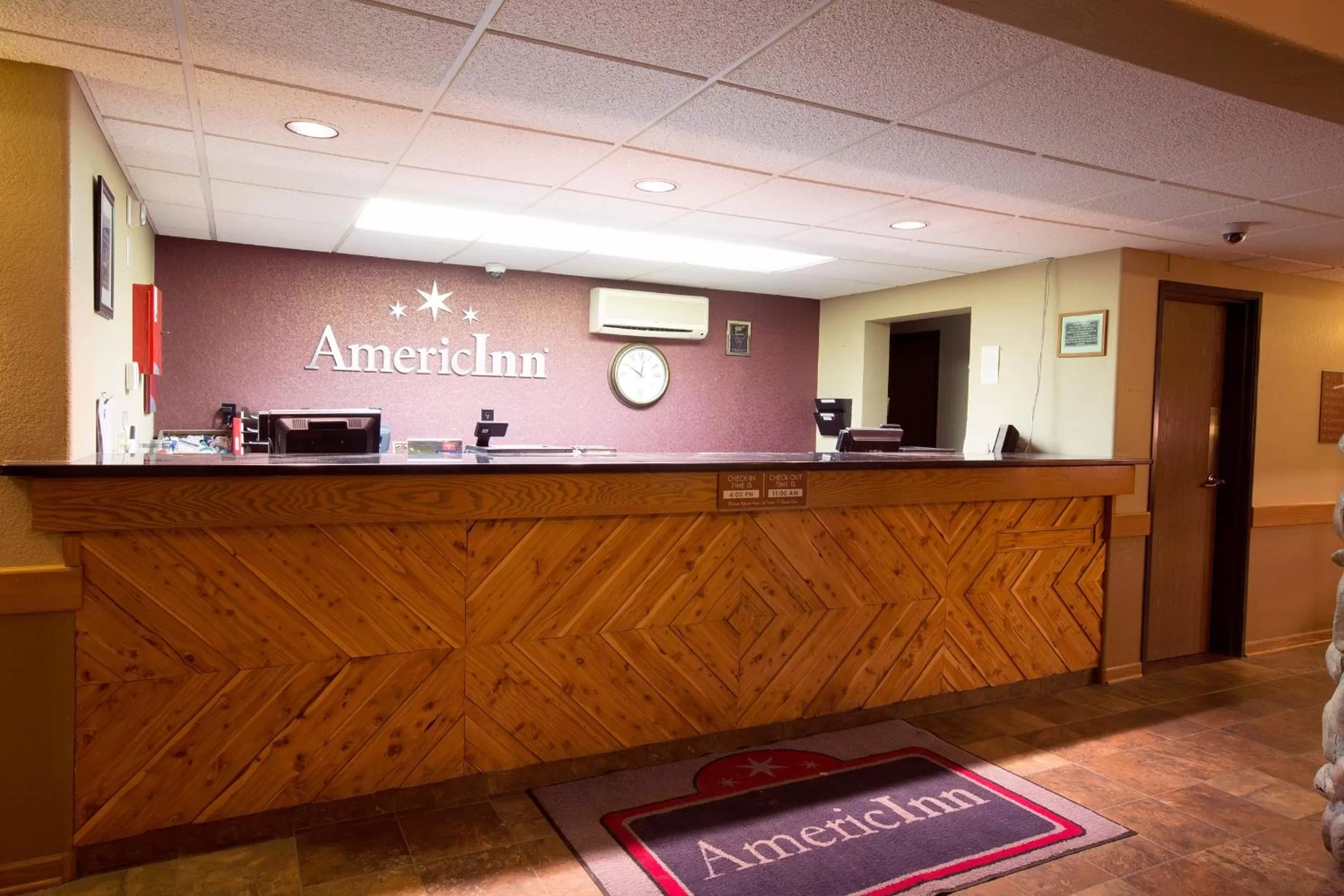 Lobby or reception in AmericInn by Wyndham Medora