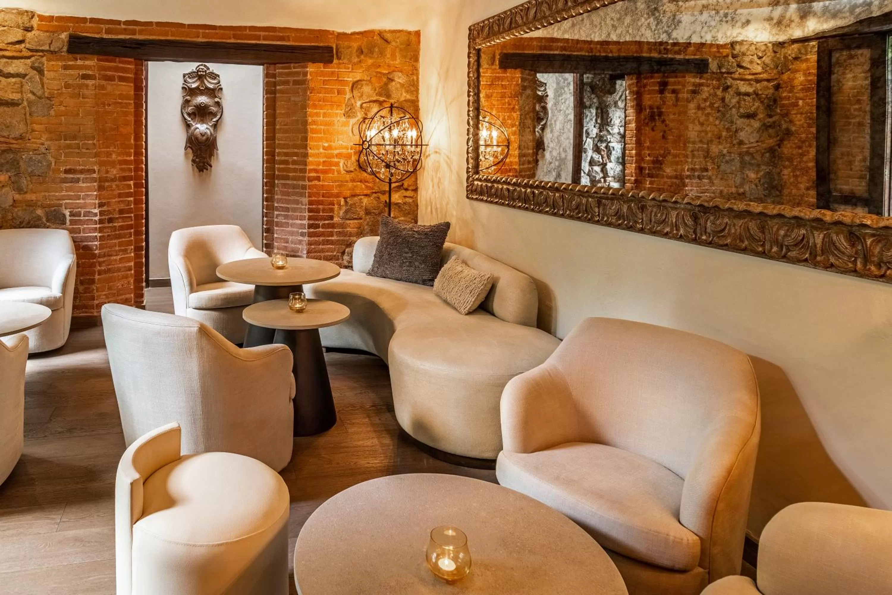 Lounge or bar in El Convento Boutique Hotel