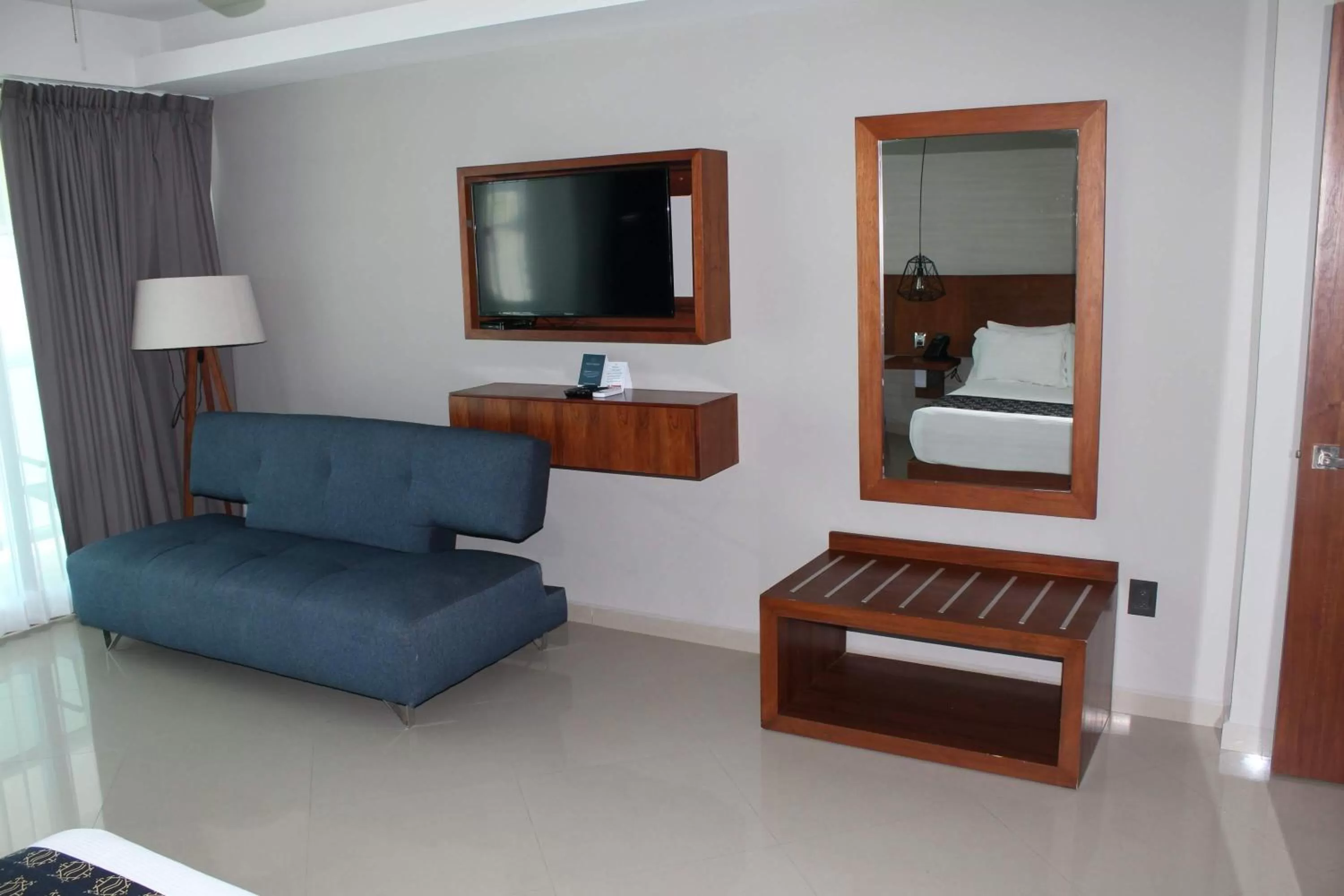 TV and multimedia in Ocean Dream Cancun by GuruHotel