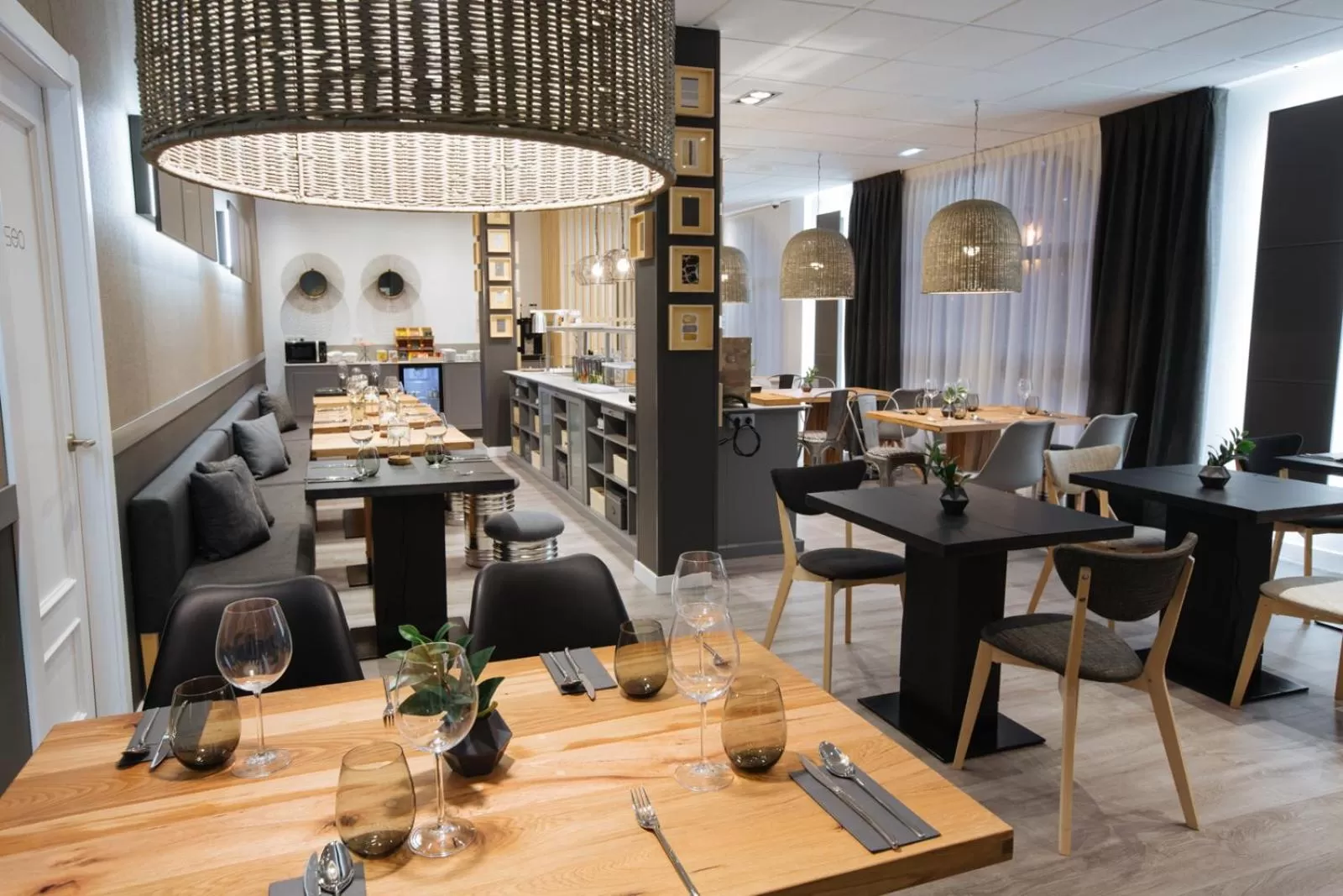 Dining area in Hotel Santa Cruz