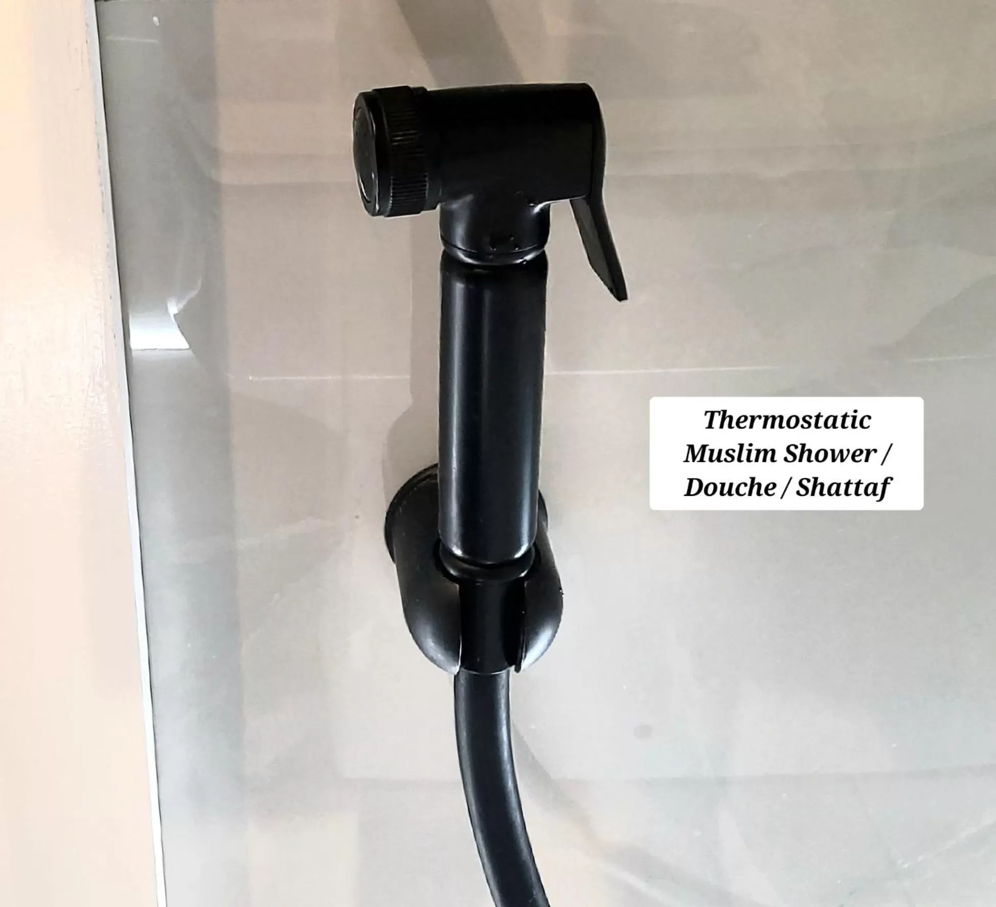 Shower in Double Bedroom w Ensuite Bathroom Near Grand Union Canal for Family and Friends