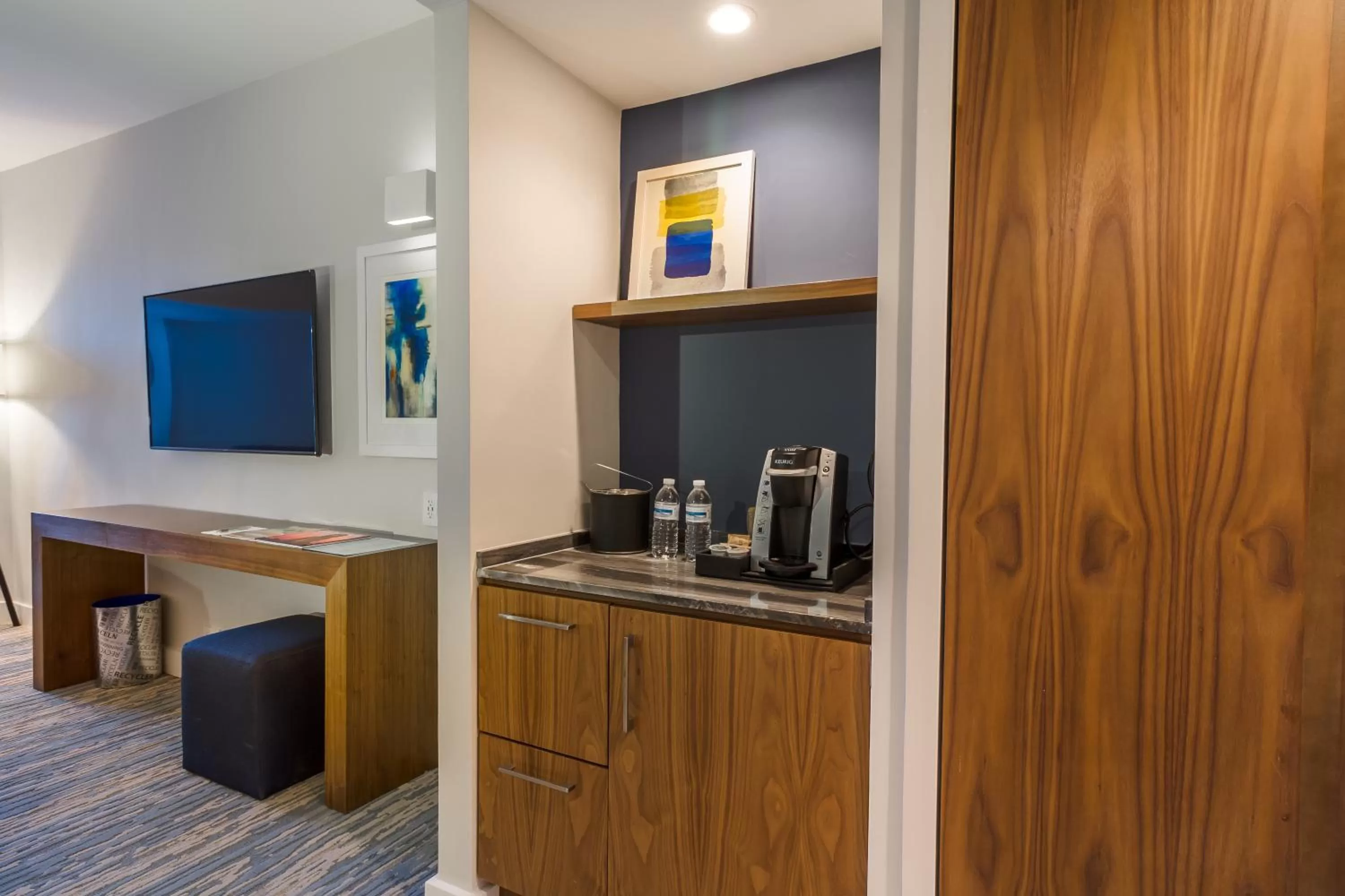 TV and multimedia in B Ocean Resort Fort Lauderdale Beach