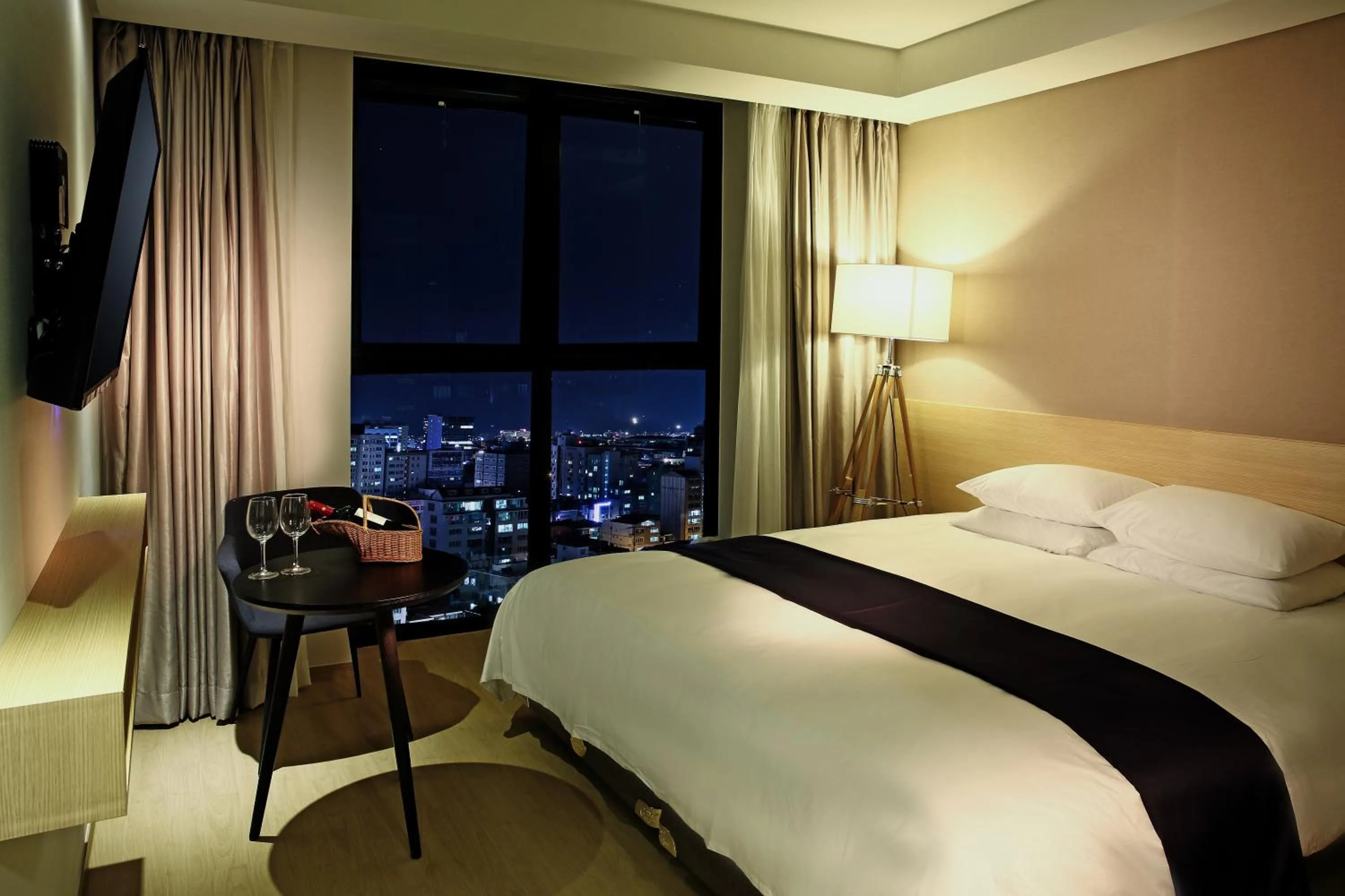 Bedroom, Bed in Hotel The One