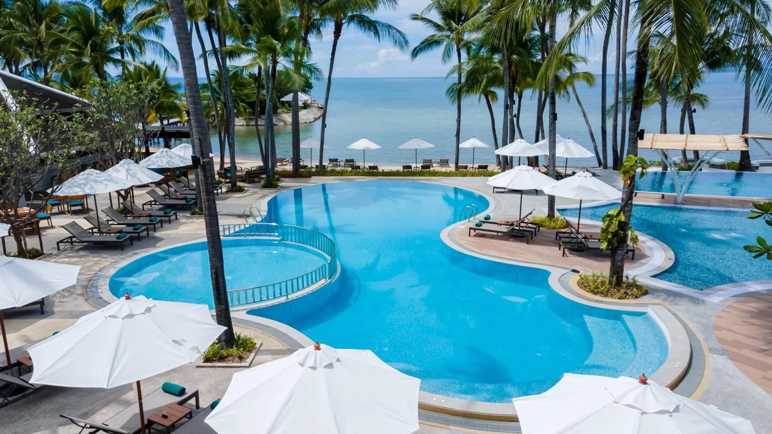 Swimming pool in OUTRIGGER Koh Samui Beach Resort