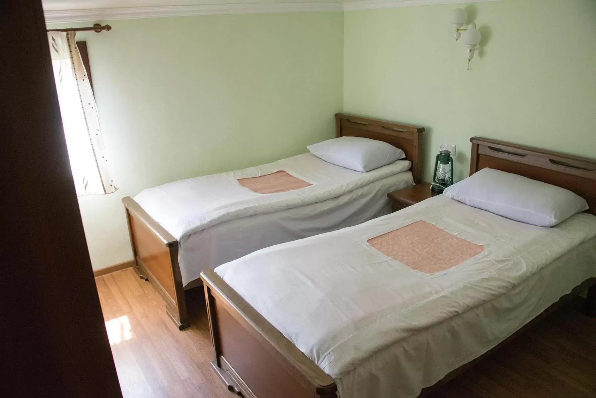 Budget Twin Room in B&B Odzun Budget Twin Room in B&B Odzun