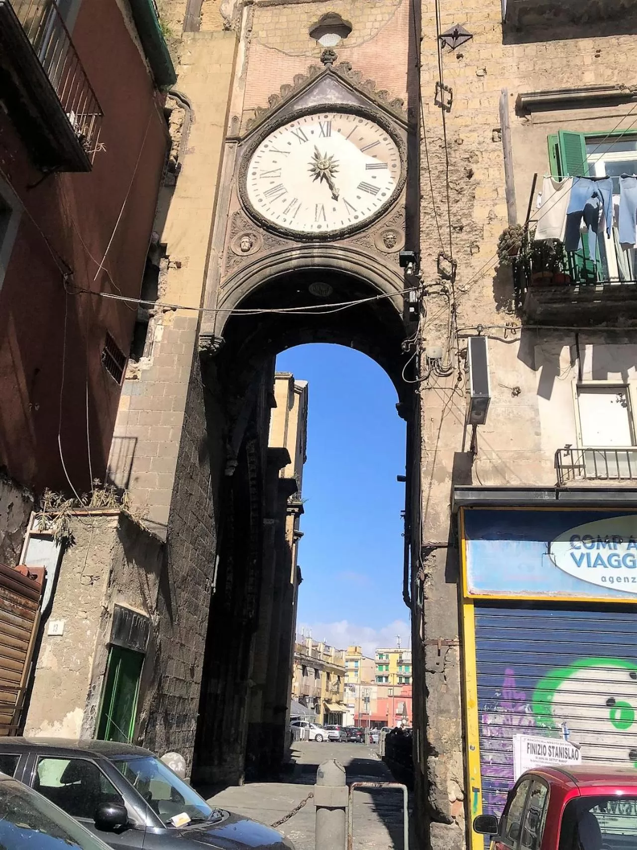 Quiet street view in Ale & Tizy House