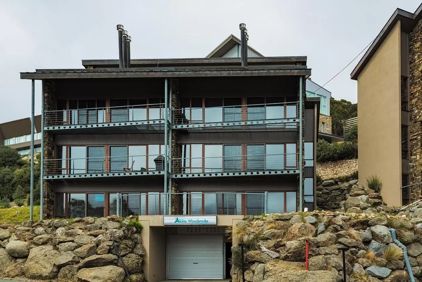 Balcony/Terrace in Alpine Woodsmoke Apartments