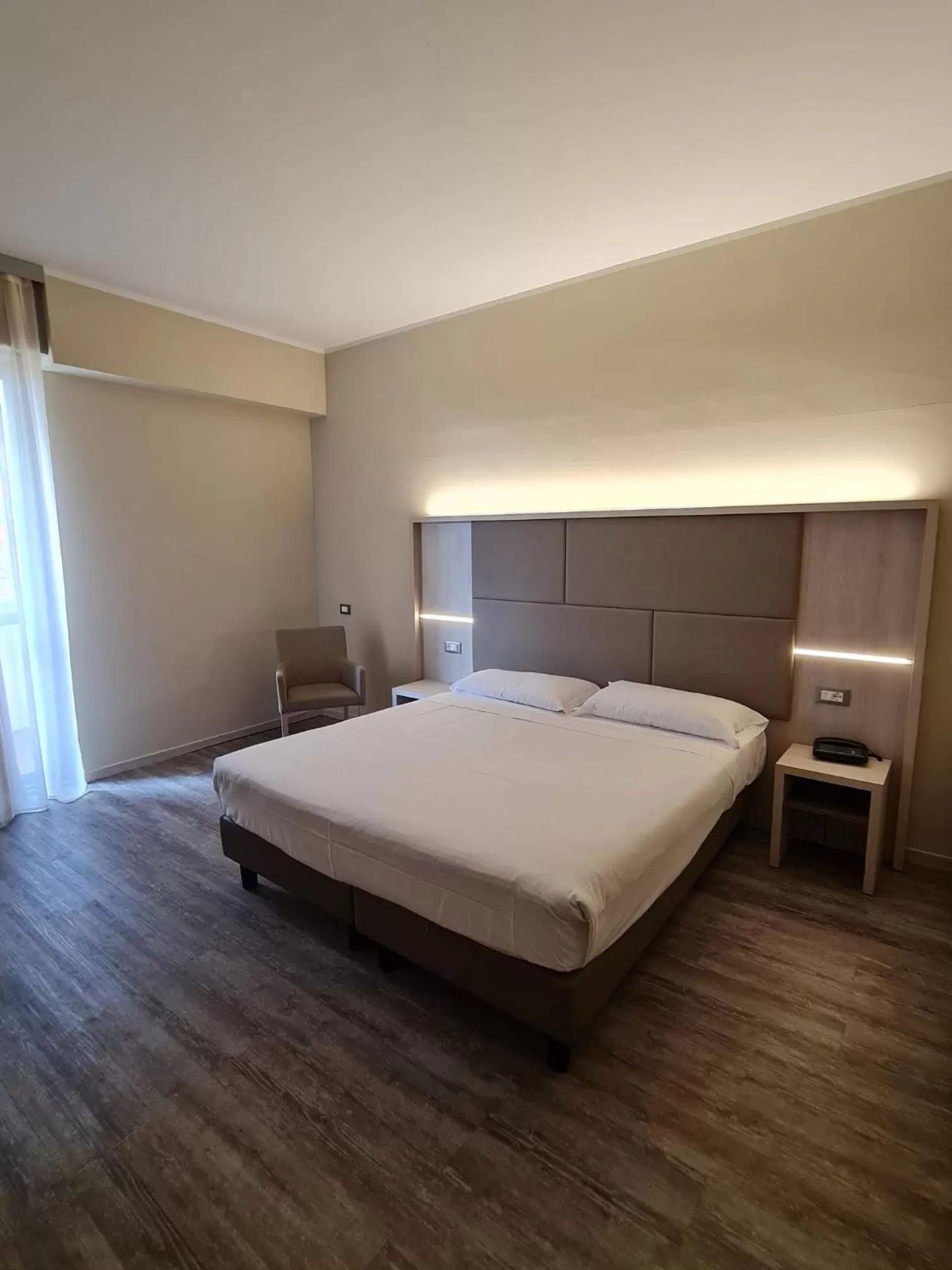 Bed in JR Hotels Gate 7 Bologna