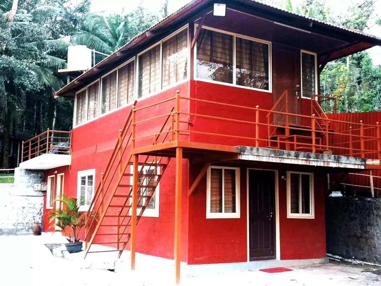 Photo of the whole room in CS County Resort