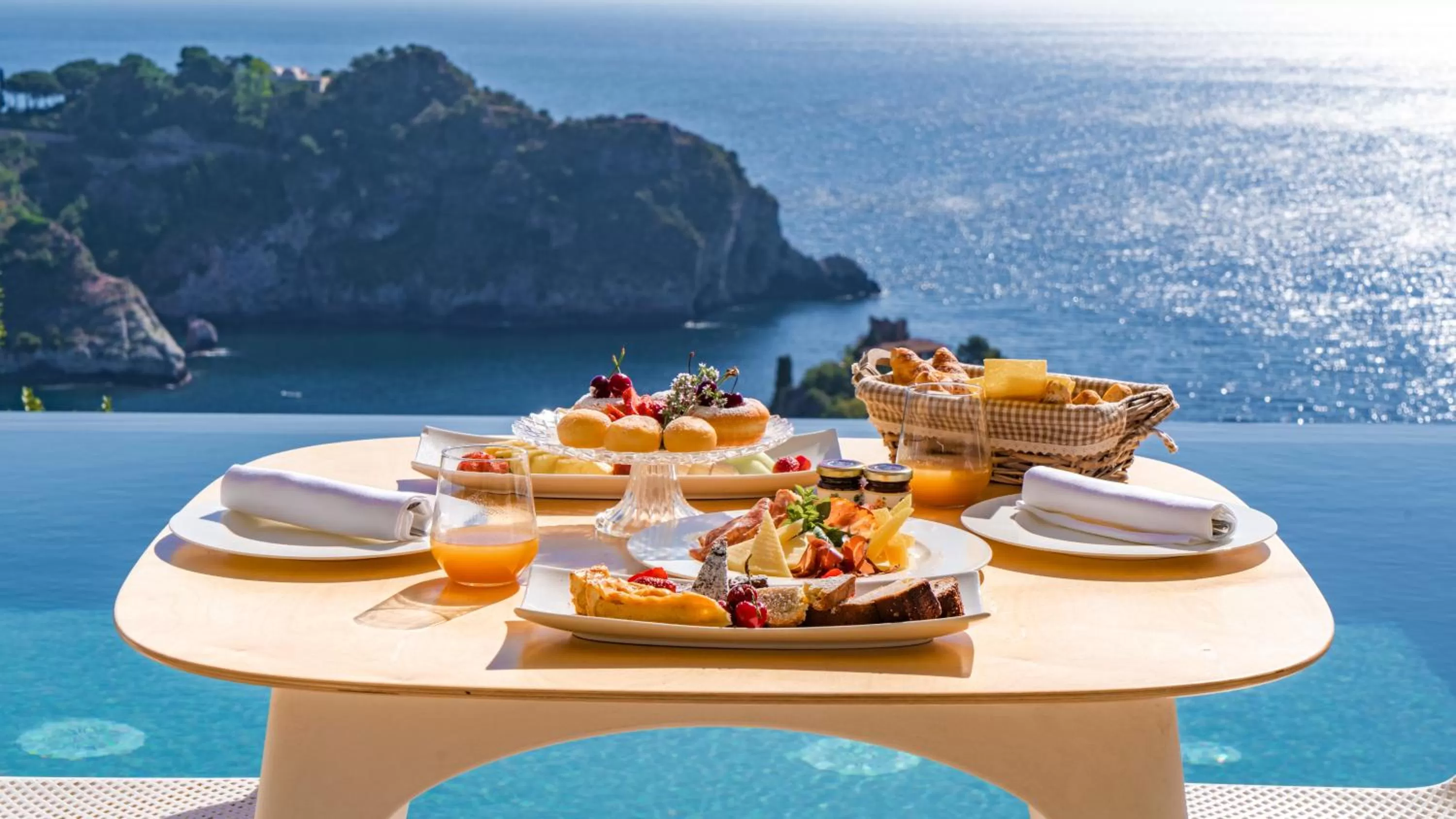 Day in Isola Bella Infinity Suites