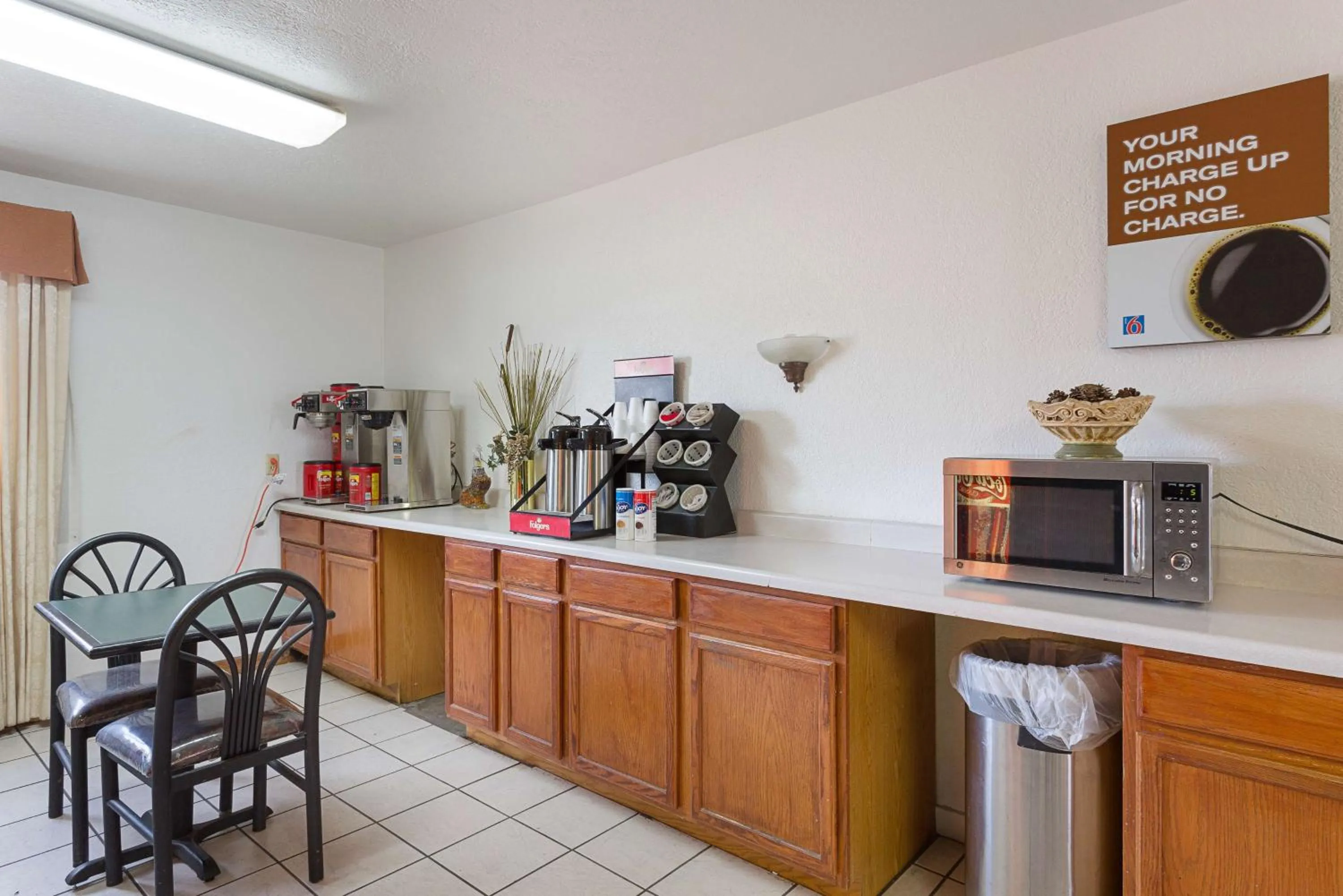 Restaurant/places to eat in Rodeway Inn Santa Rosa