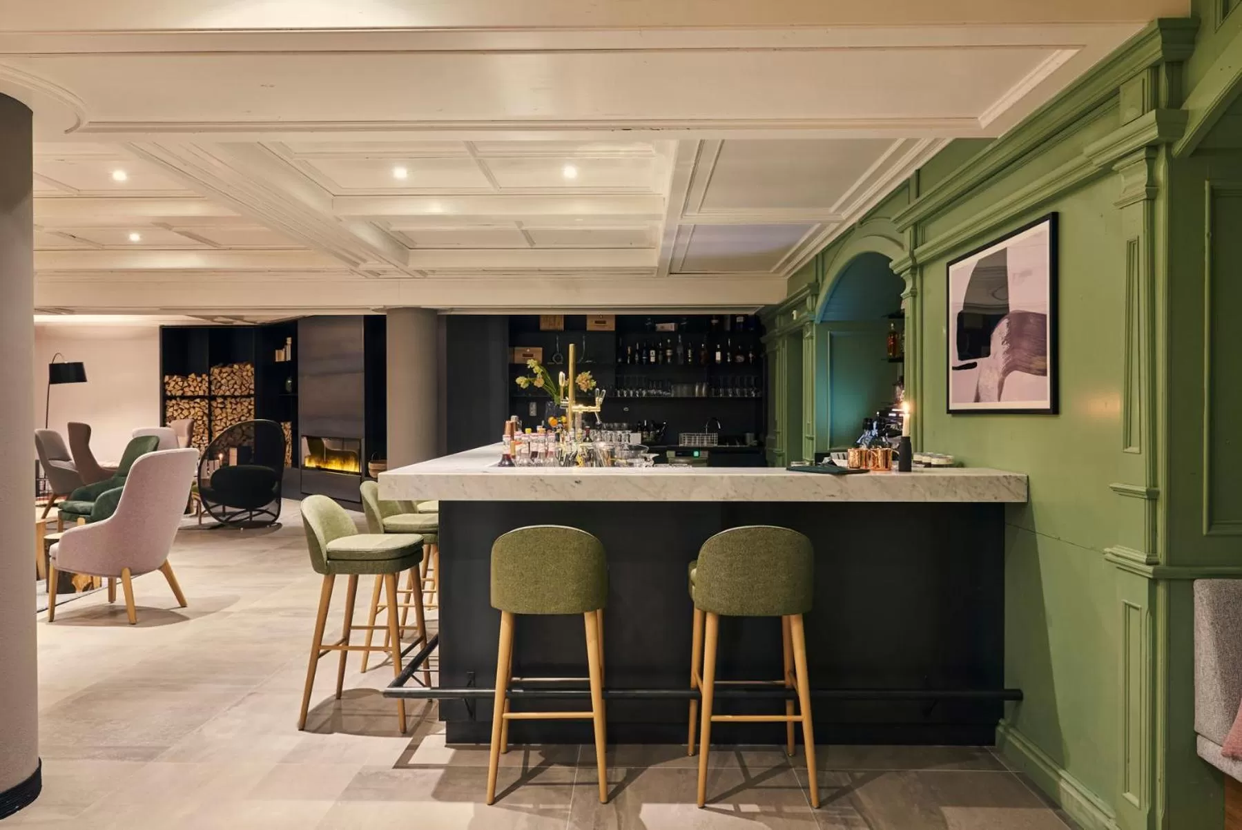 Restaurant/places to eat in Mountains Hotel