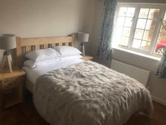Bedroom, Bed in The Swan Hotel, Alresford