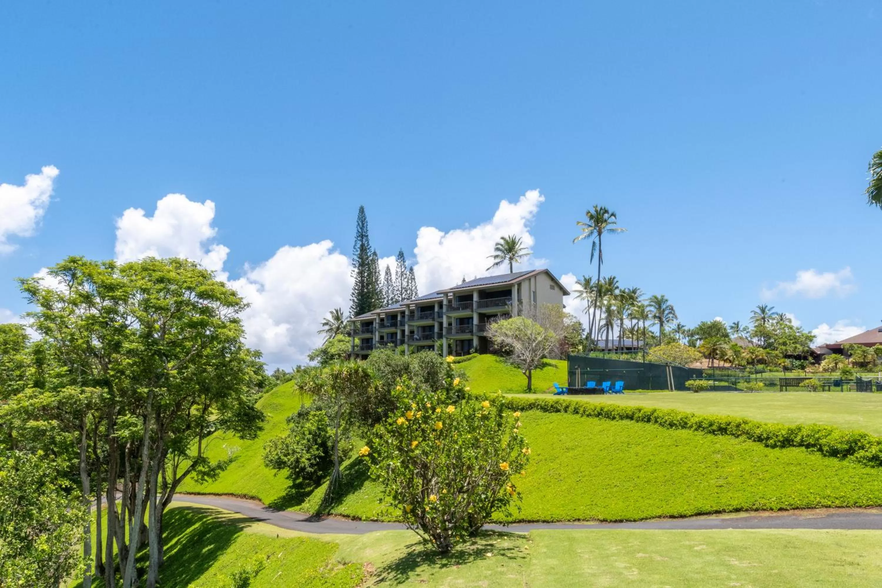 Property building in Hanalei Bay Resort