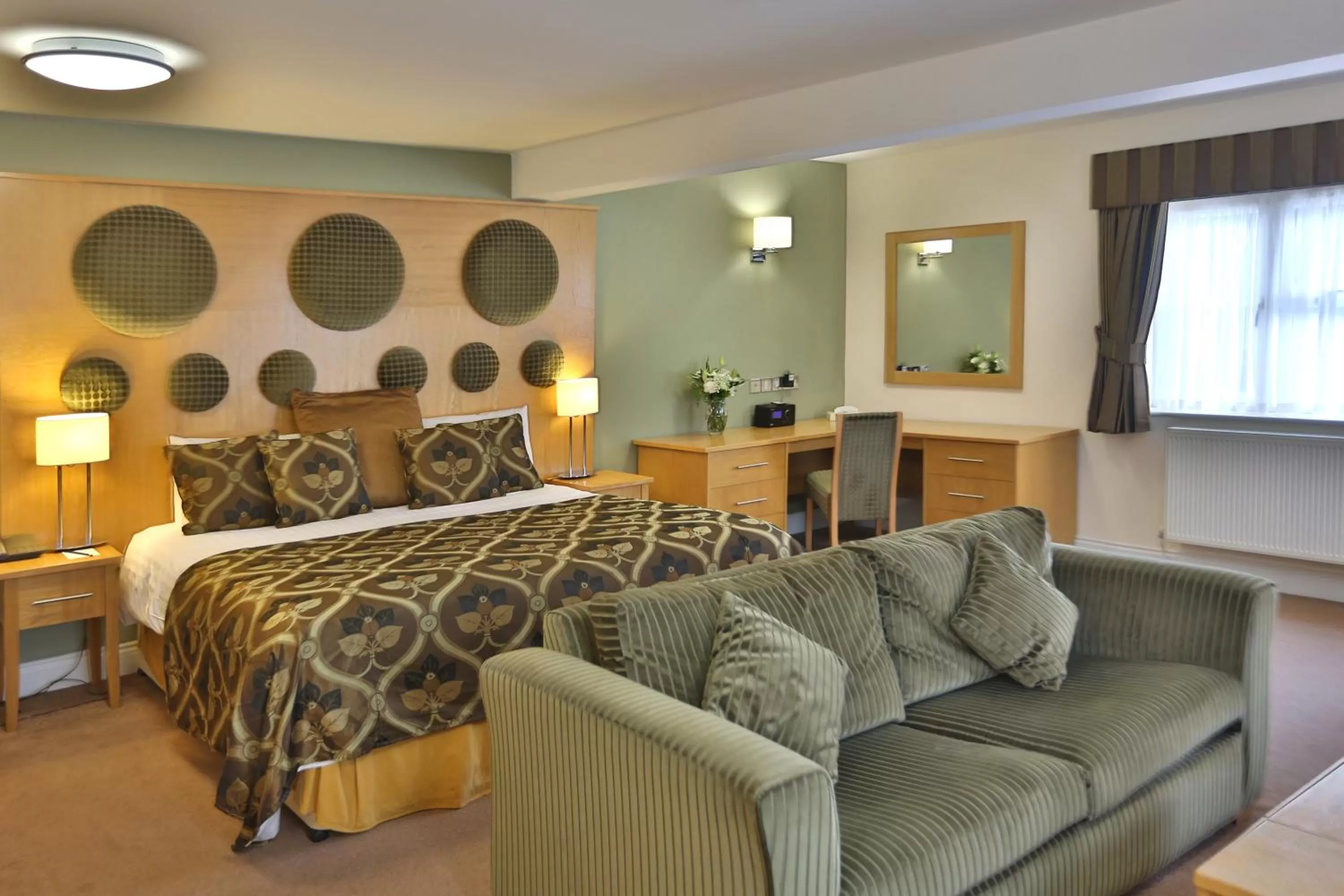 Bed in Best Western Plus Ullesthorpe Court Hotel & Golf Club