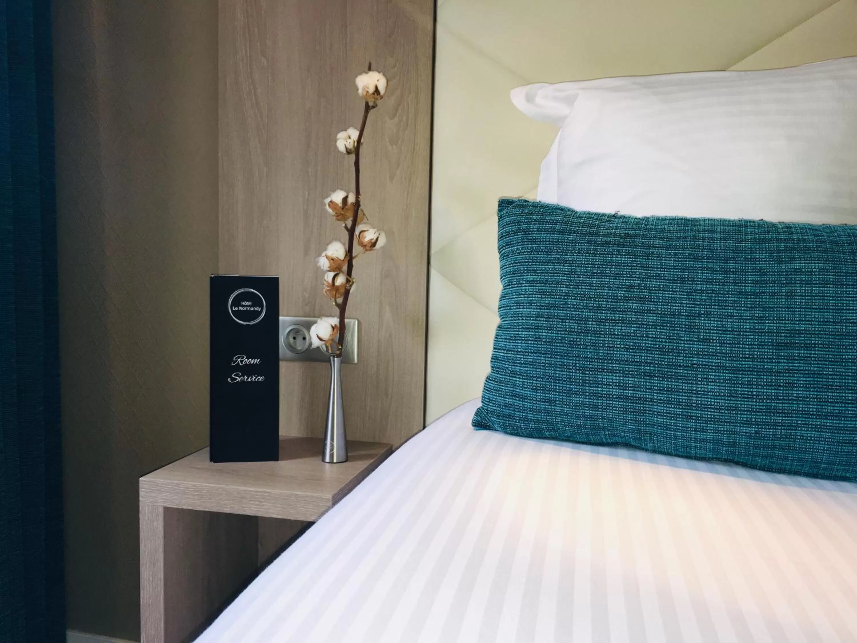 Bed in Hotel Normandy