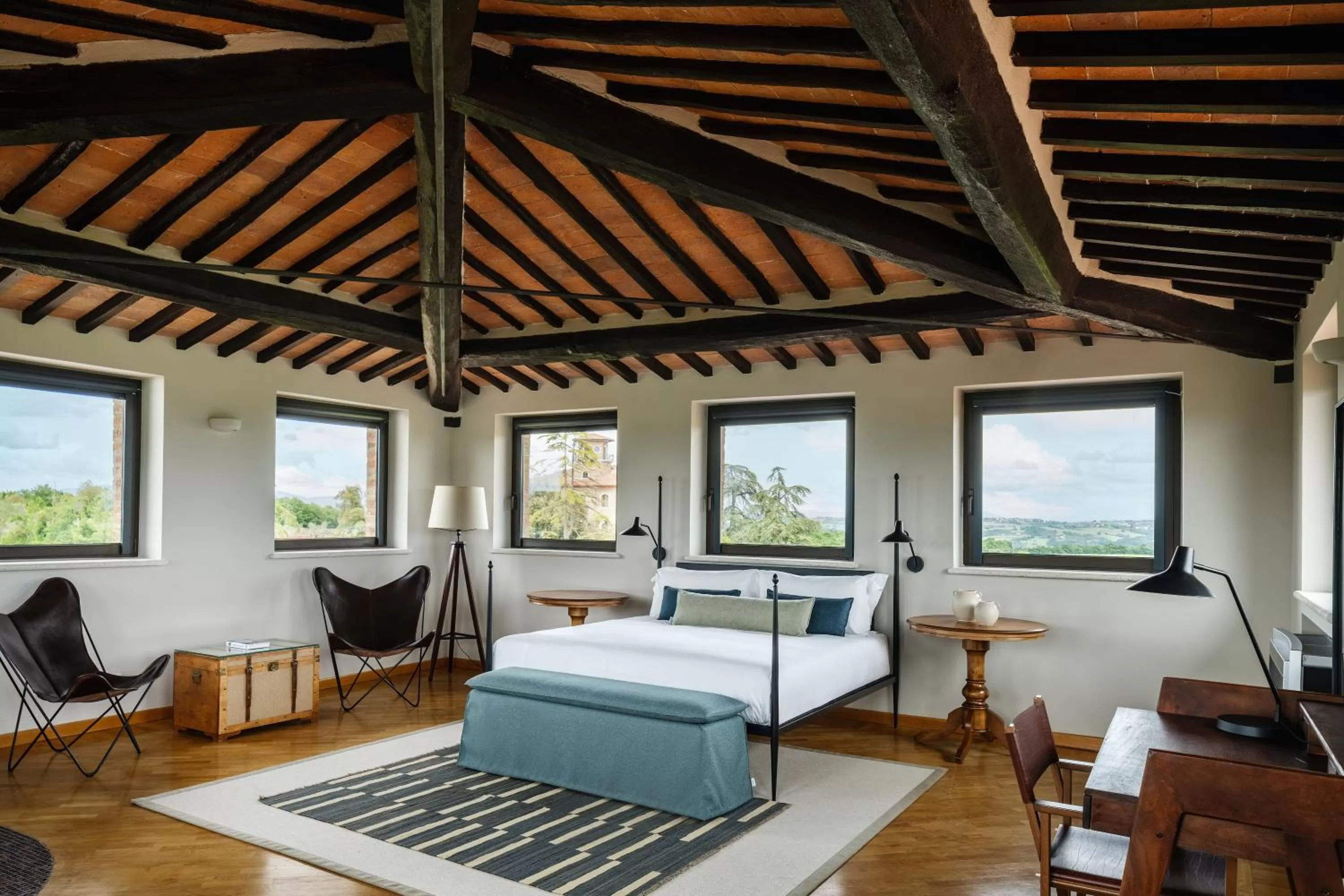 Panoramic Tower in Precise Tale Poggio Alla Sala