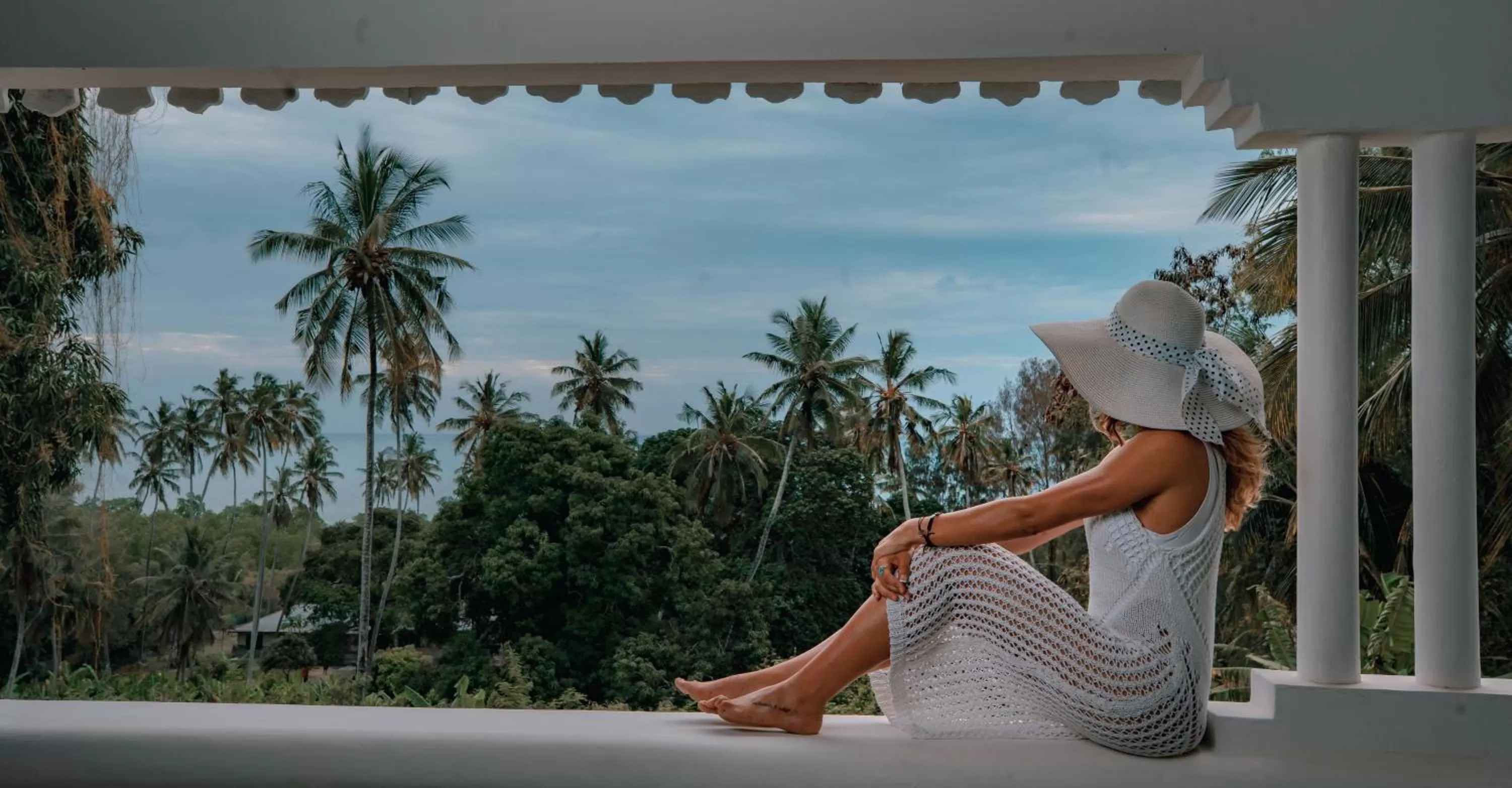 Garden view in The Manor House by Sansi