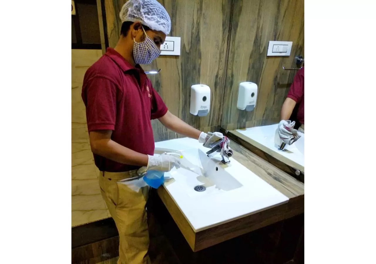 Bathroom in Hotel Planet Four