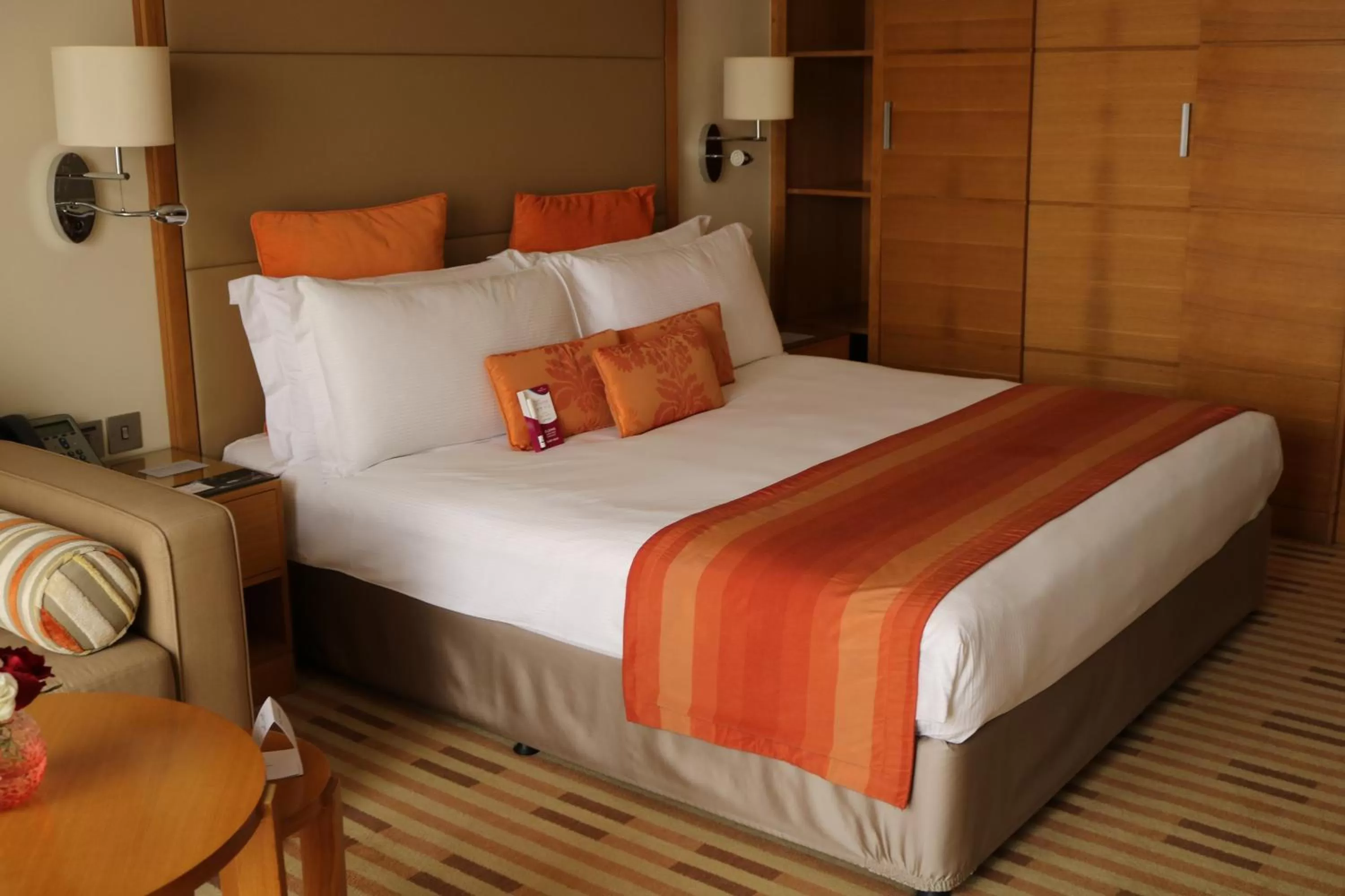 Photo of the whole room, Bed in Crowne Plaza Sohar by IHG