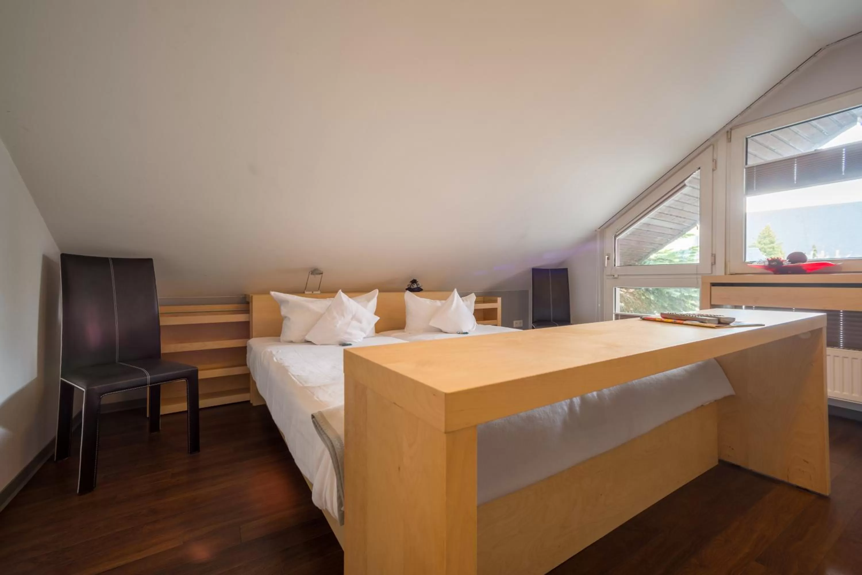 Photo of the whole room, Bed in zuhause bei Hoffmann