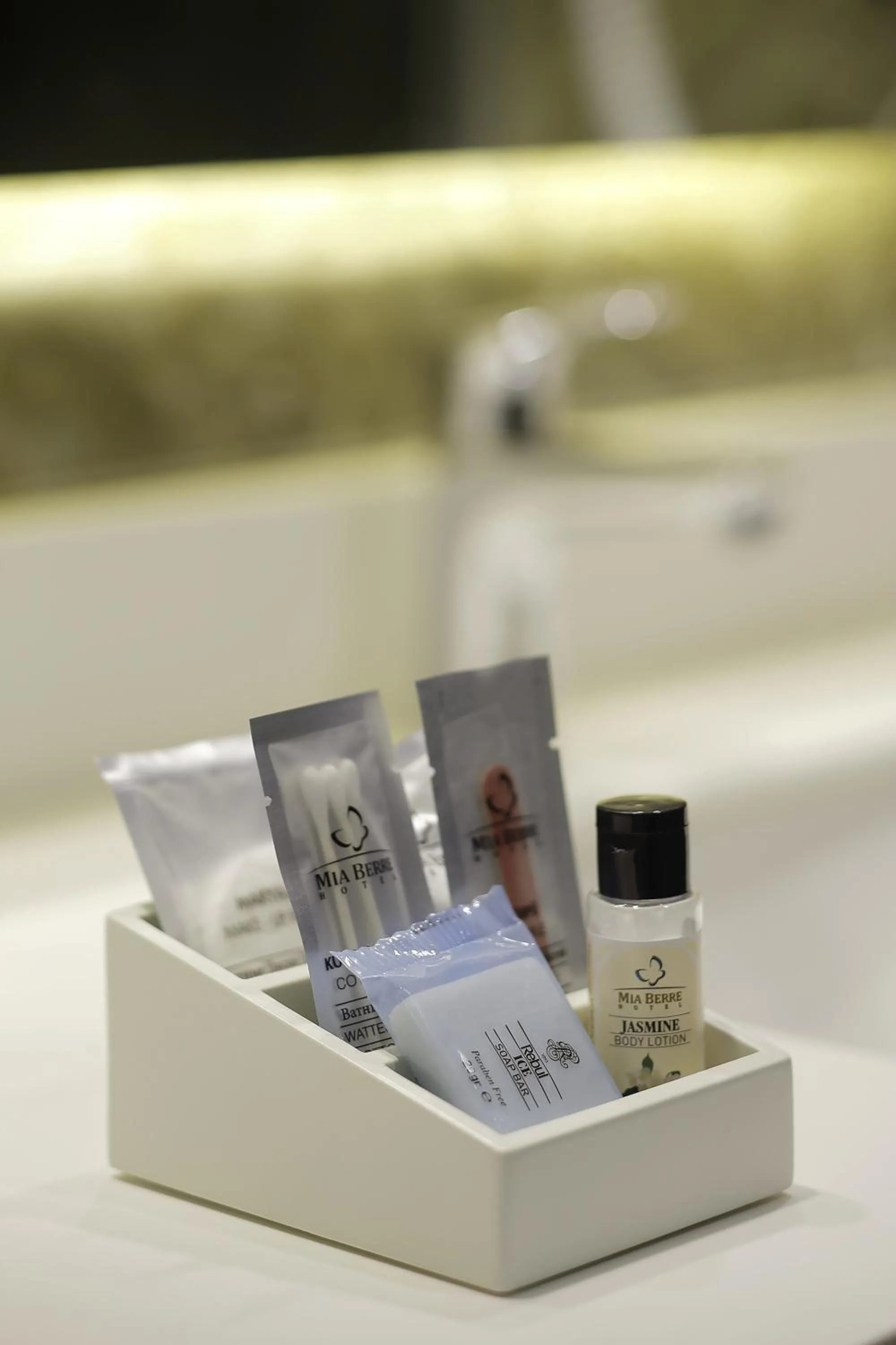 Shower in Mia Berre Hotels