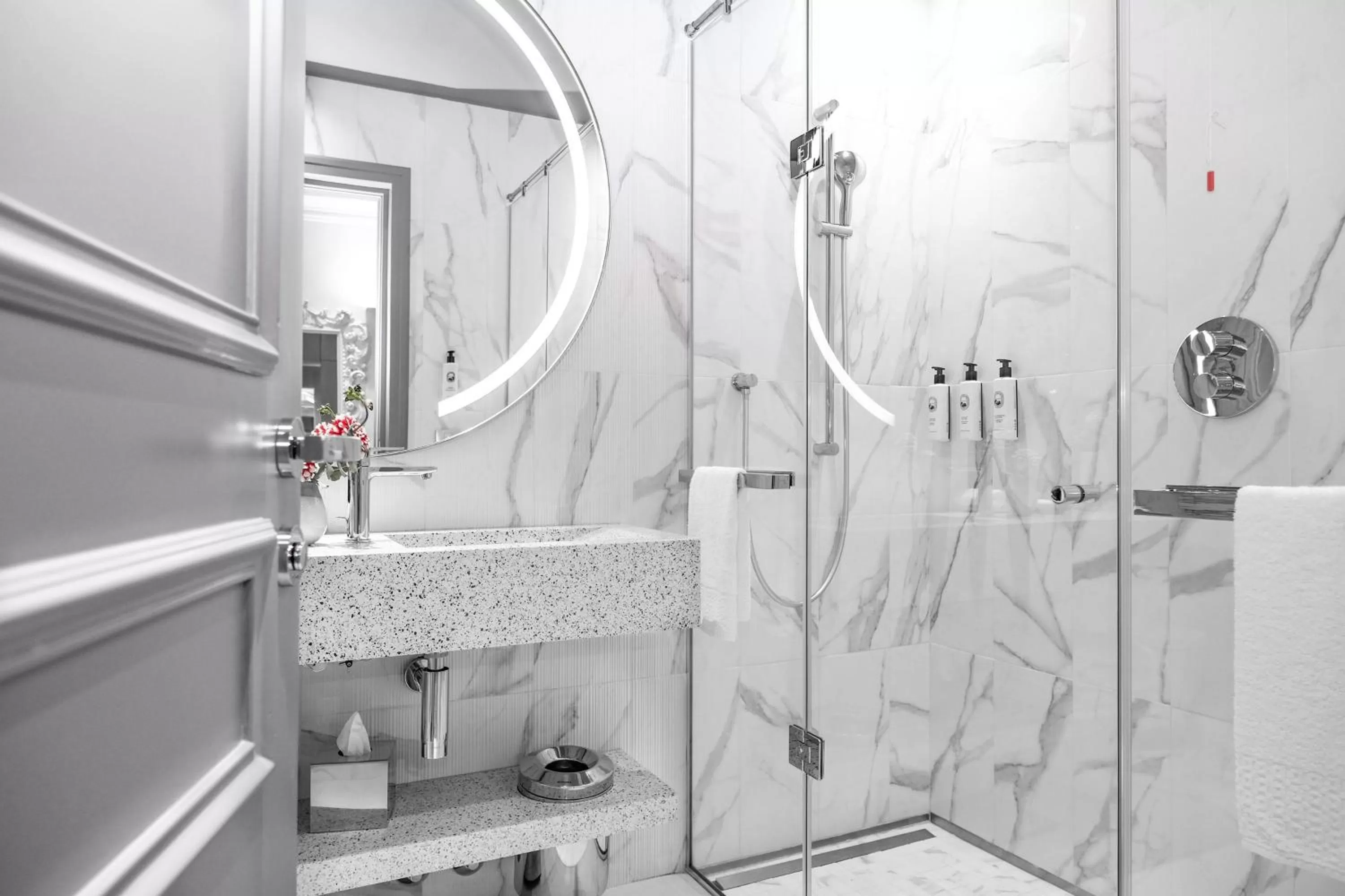 Bathroom in Sofitel Roma Villa Borghese