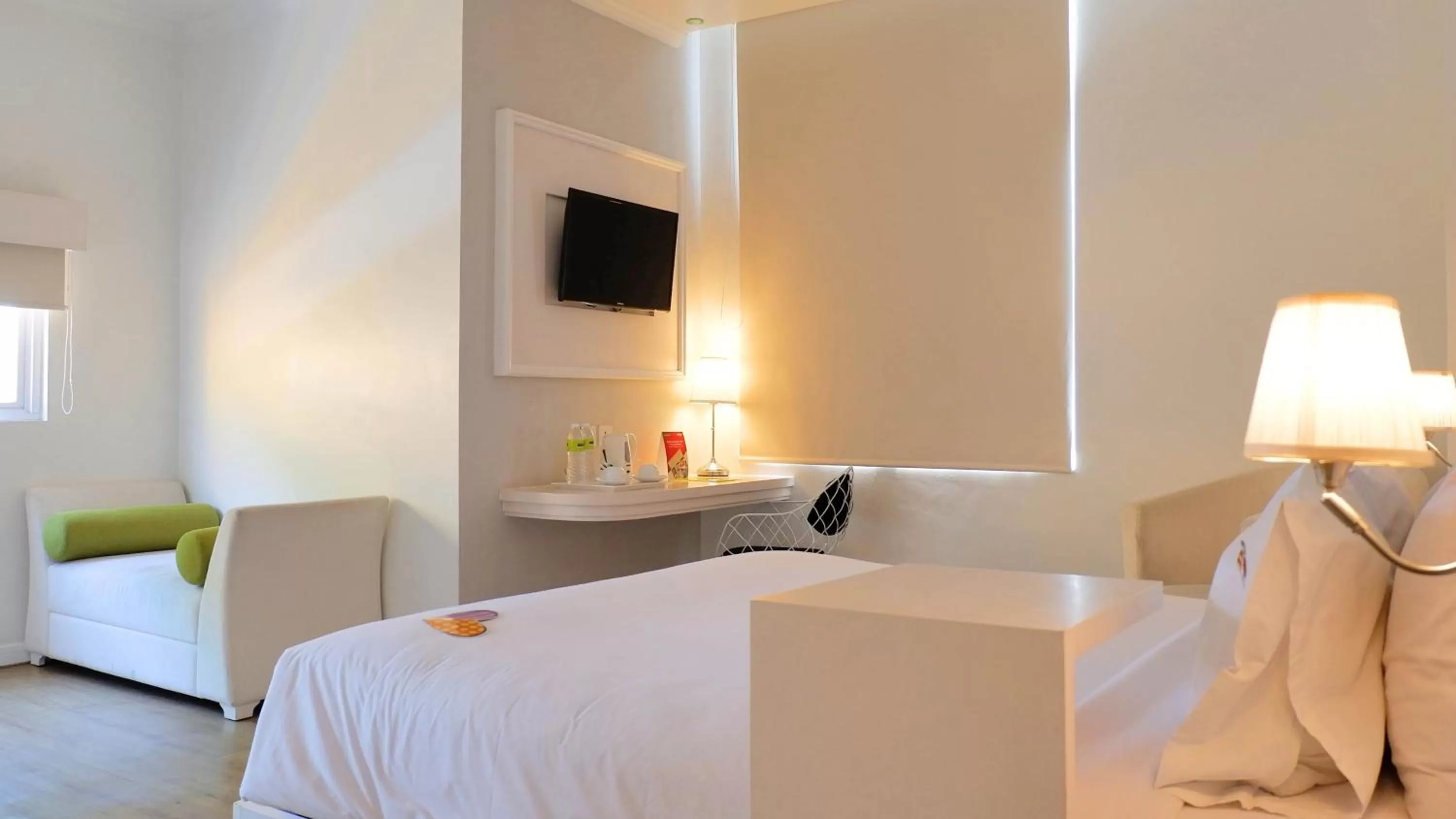 Bed in MaxOne Signature Glodok Jakarta