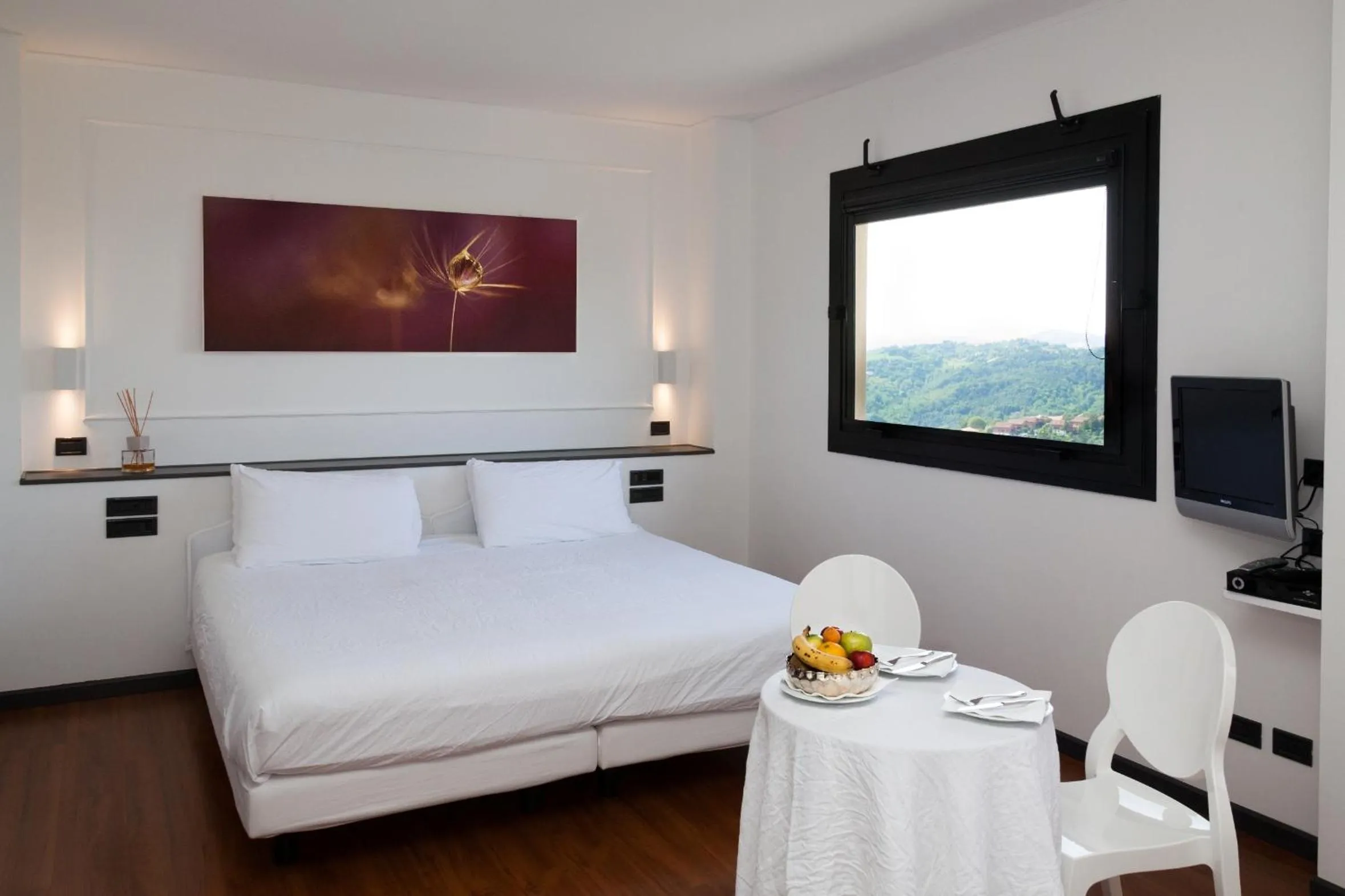 Decorative detail, Bed in Hotel Mamiani & Relaxing Spa Urbino