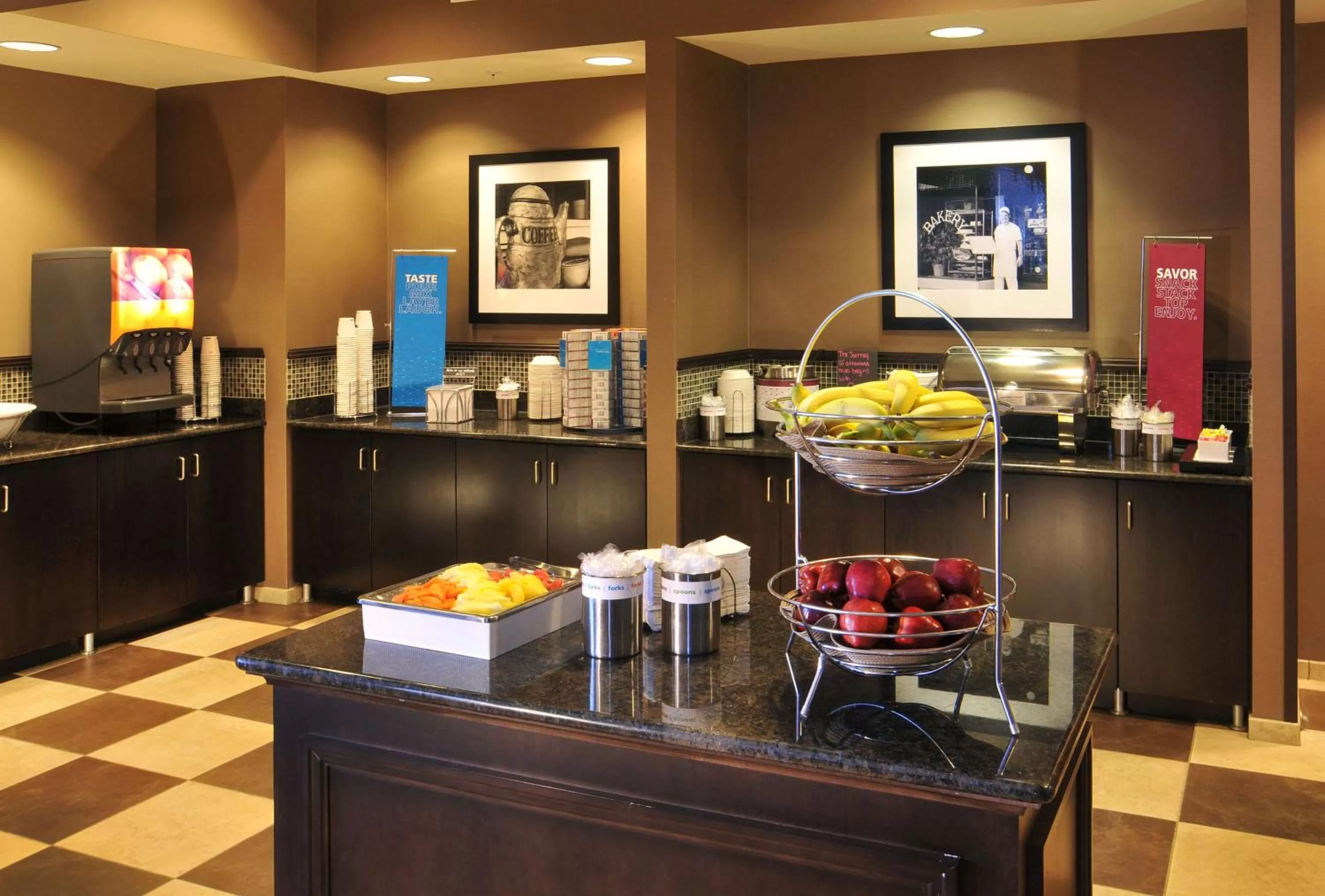 Dining area in Hampton Inn Gadsden/Attalla Interstate 59