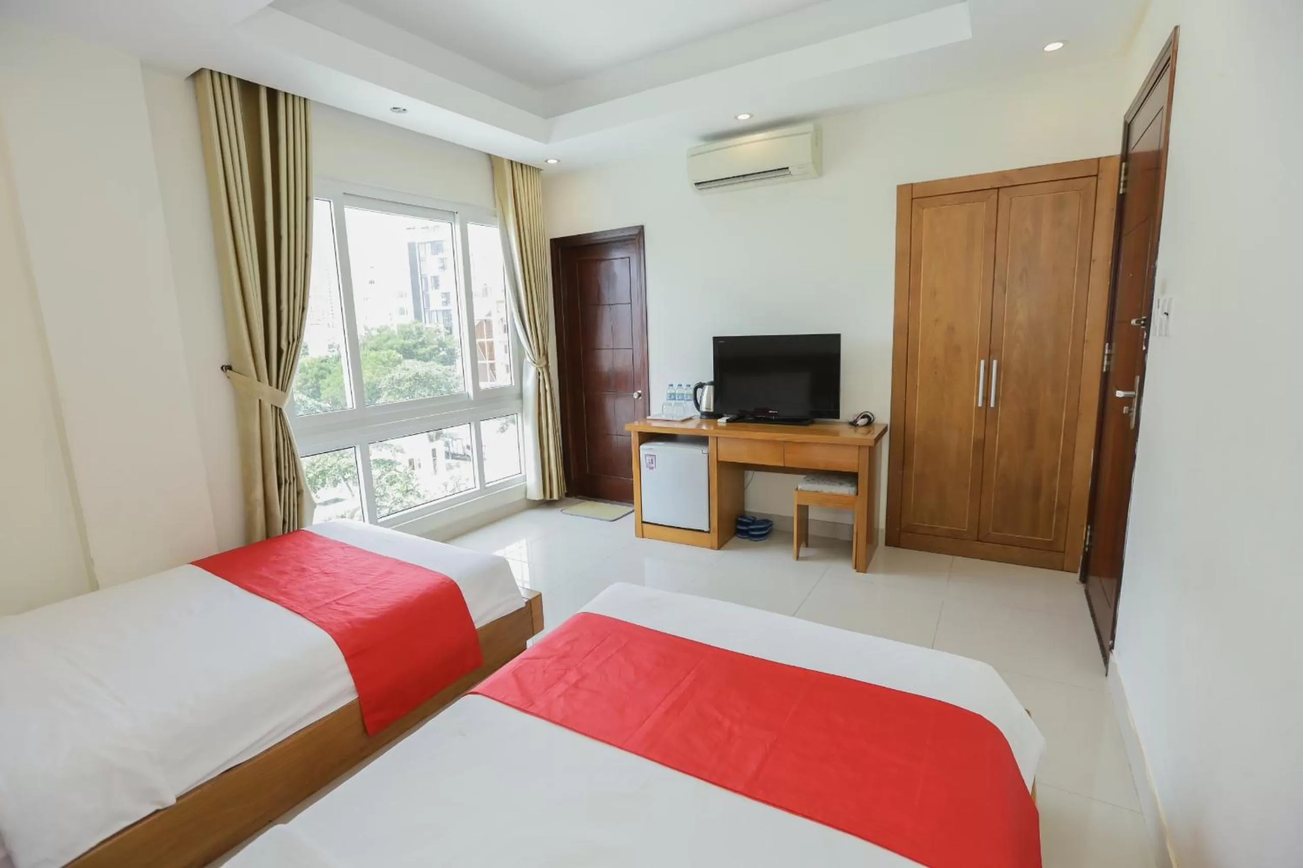 Bedroom, Bed in CAROLINE SEA HOTEL