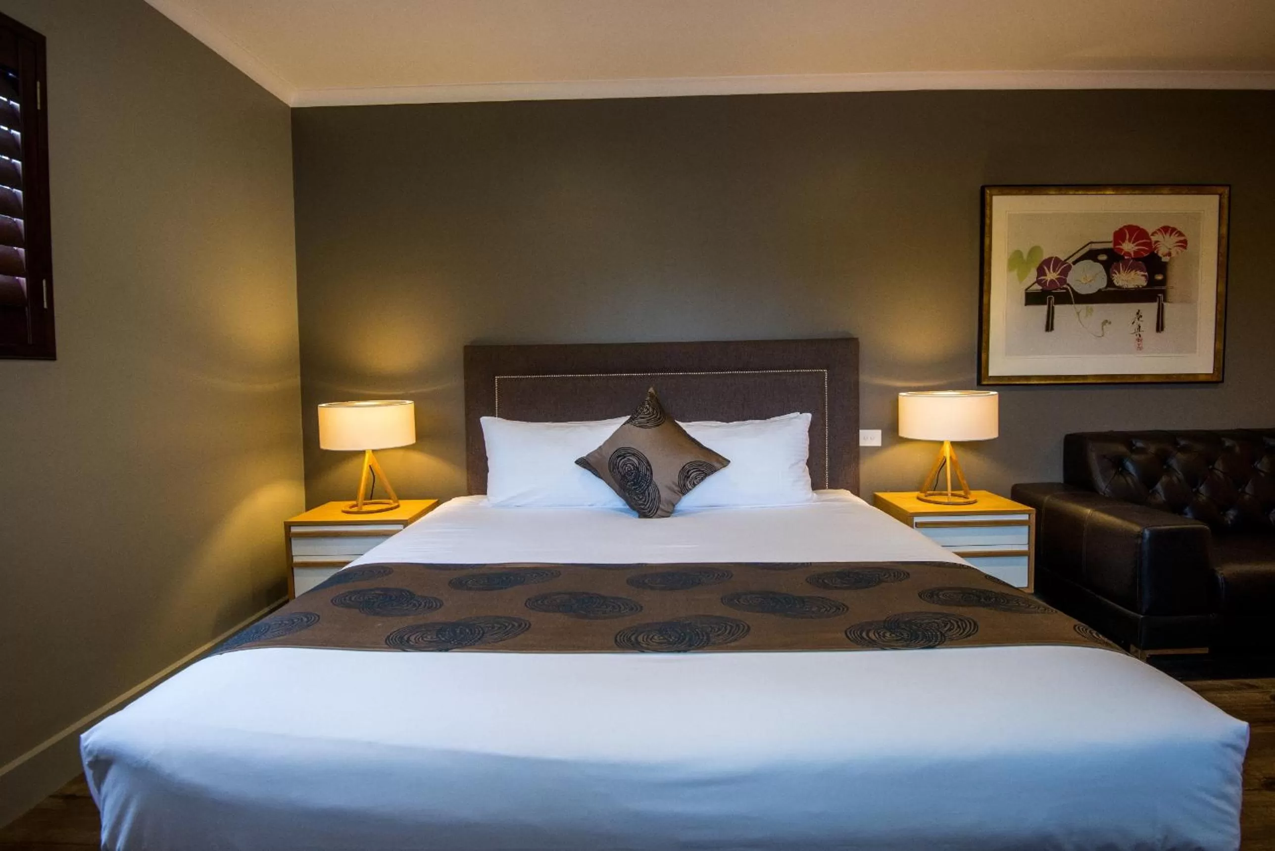 Bedroom, Bed in The Waverley International Hotel