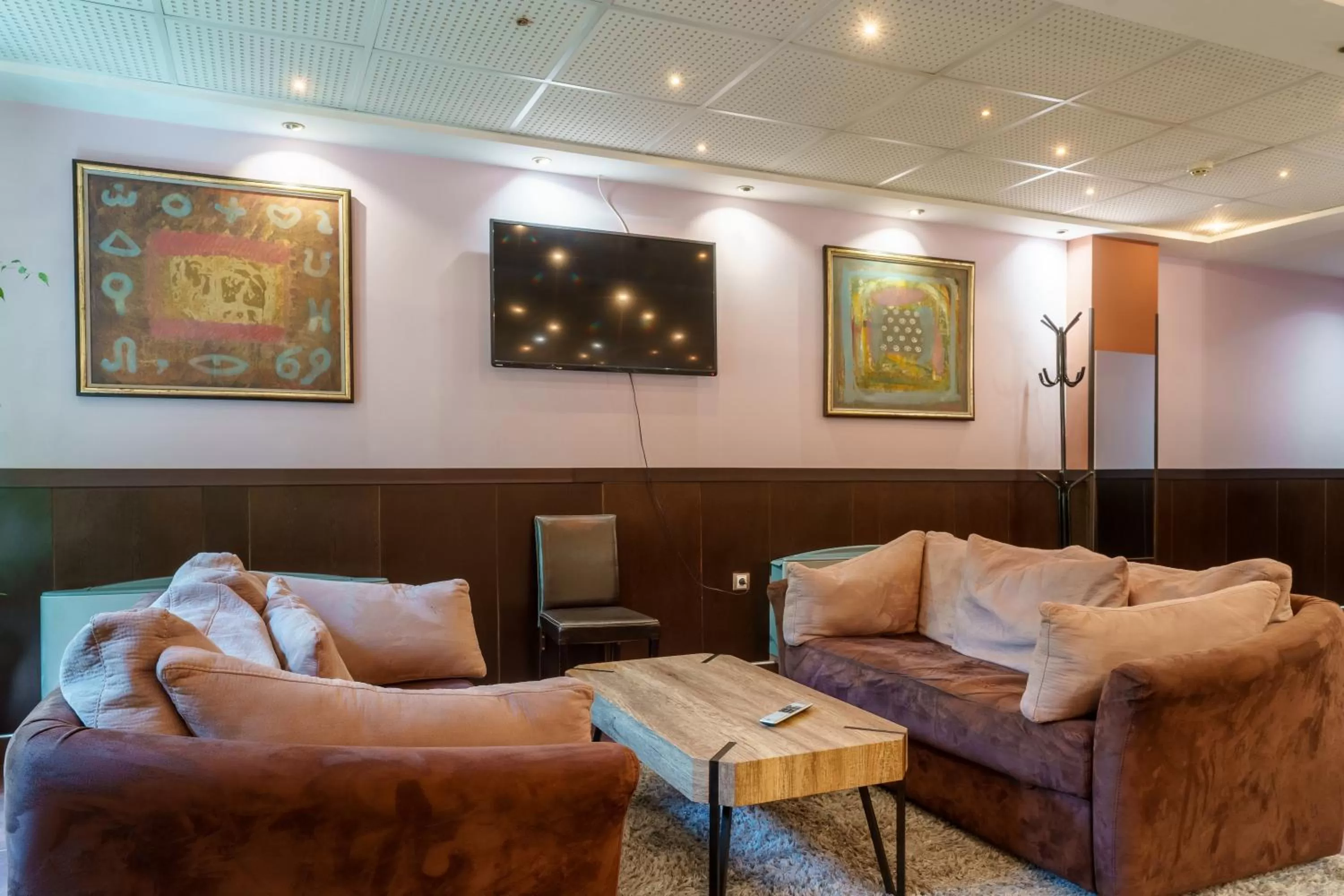 TV and multimedia in Hotel Ego - Free Parking - Top Central Location