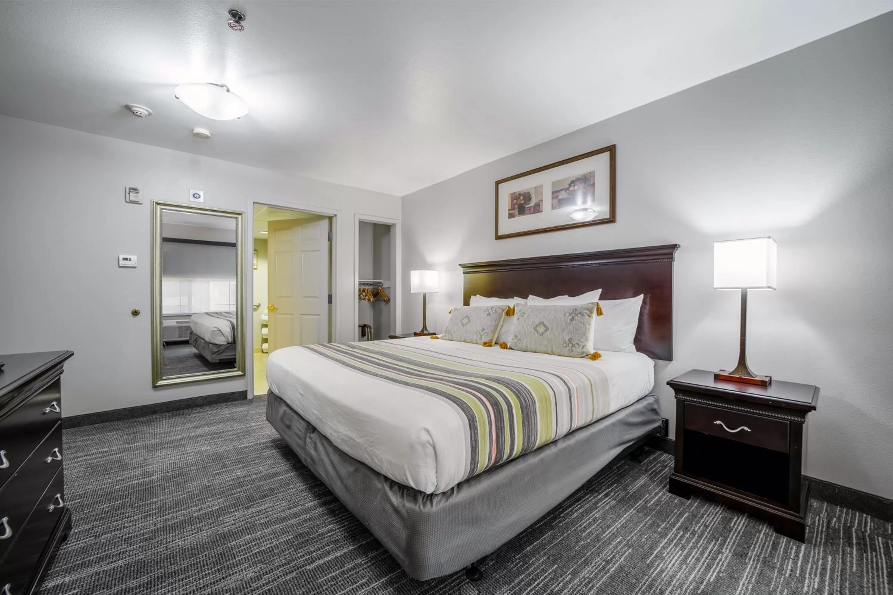 Bedroom, Bed in Country Inn & Suites by Radisson, Ontario at Ontario Mills, CA