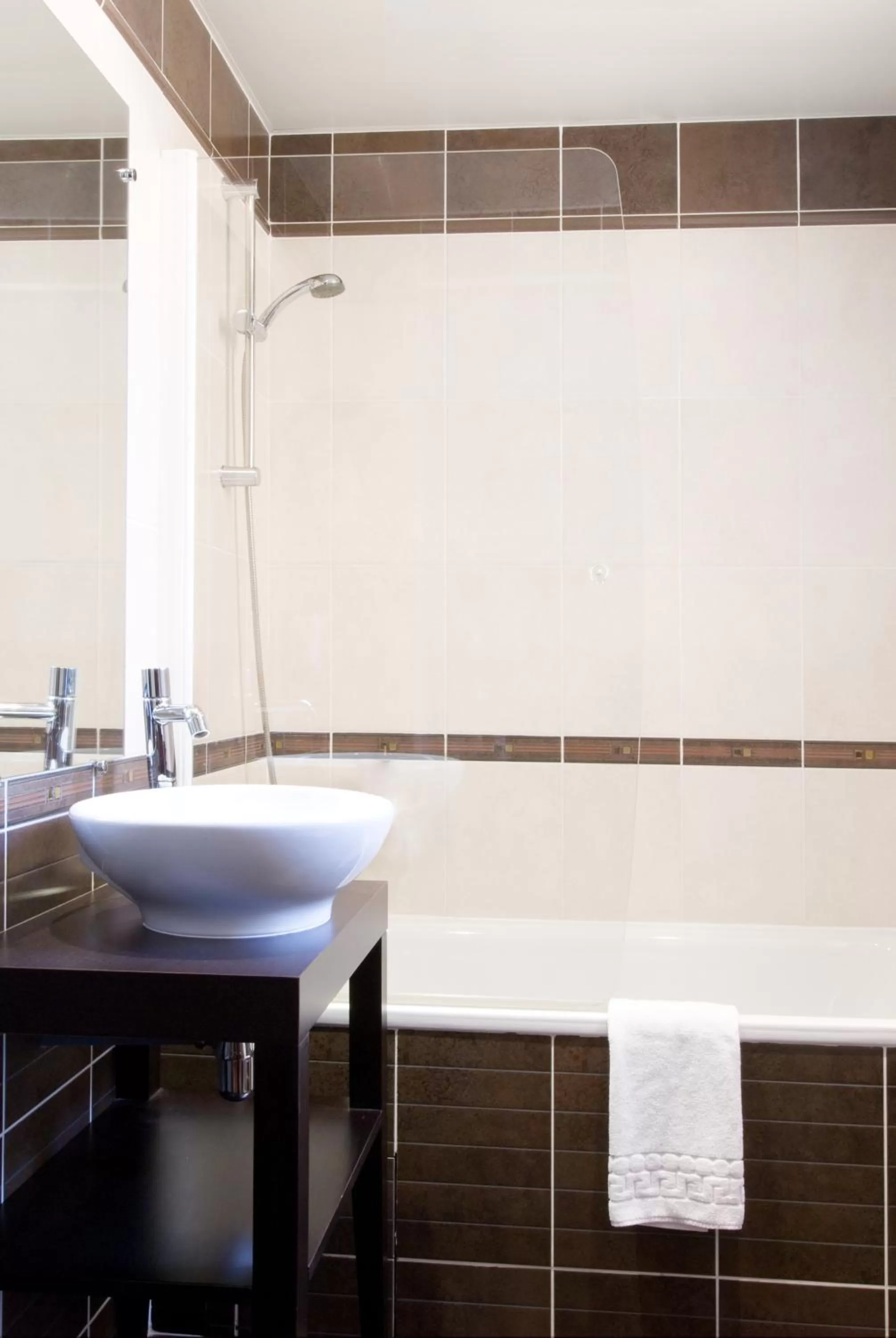 Bathroom in Hôtel de l'Exposition - Tour Eiffel