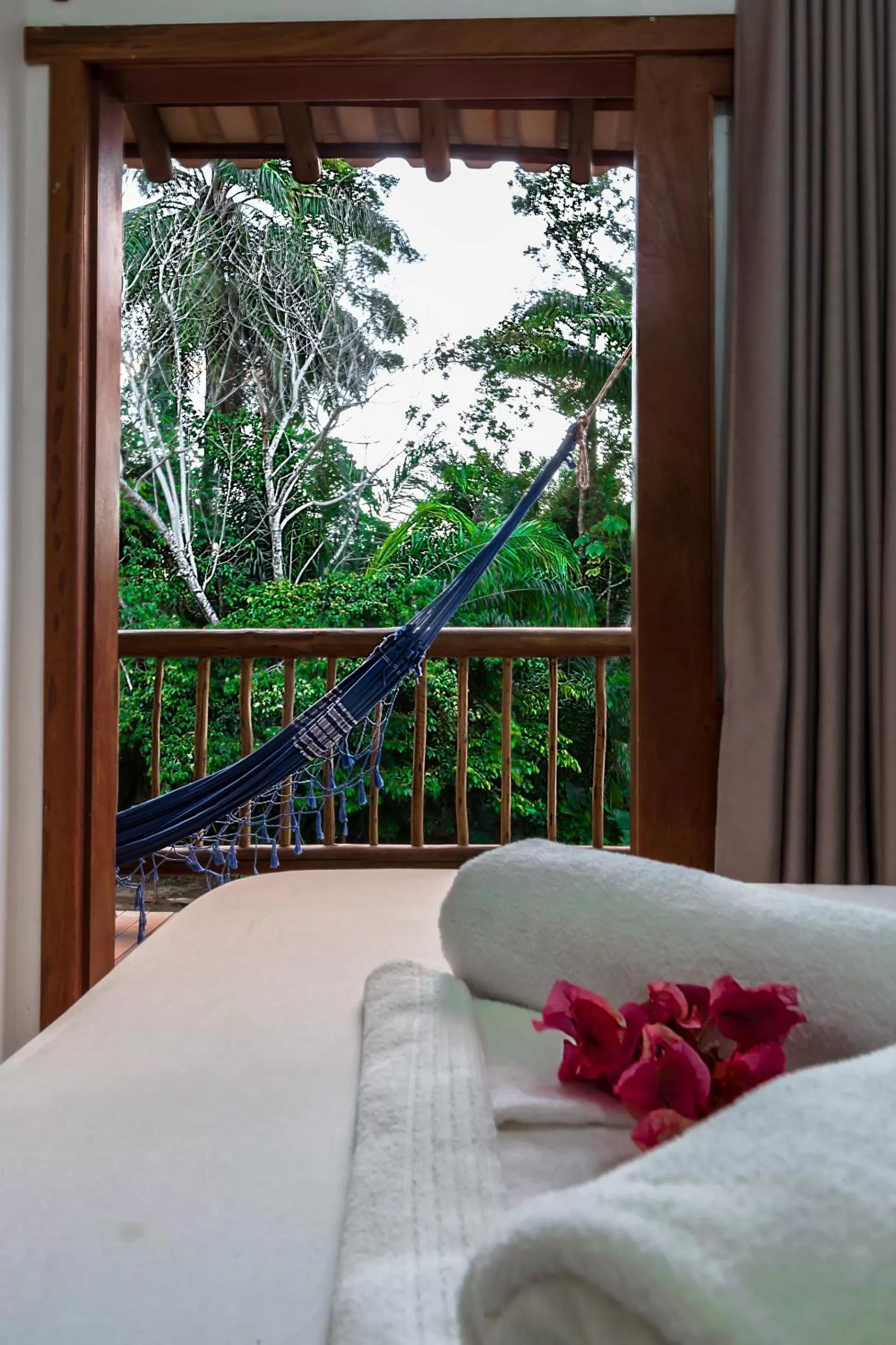 View (from property/room), Bed in Arpoador Flat