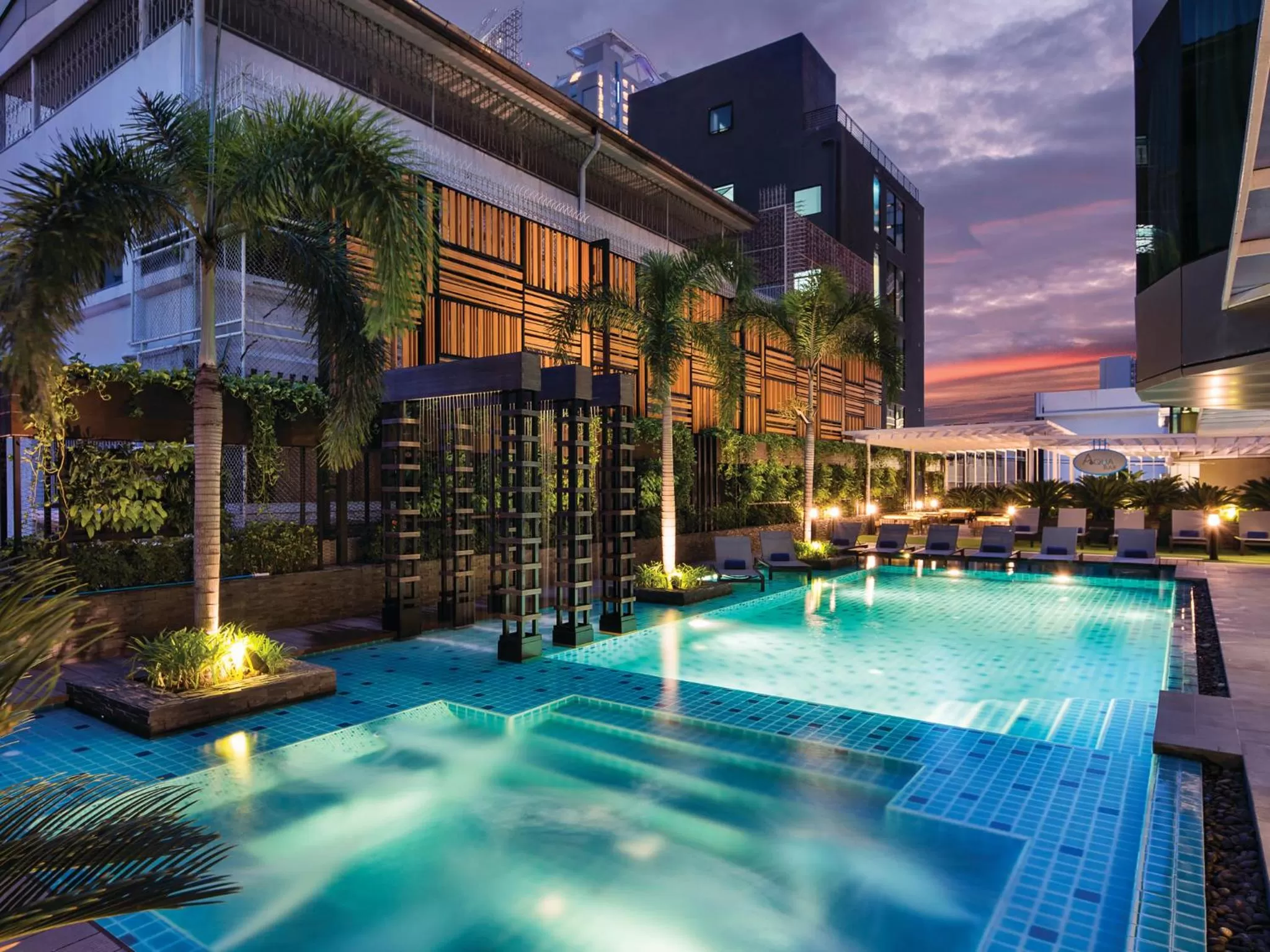 Pool view in Solitaire Bangkok Sukhumvit 11