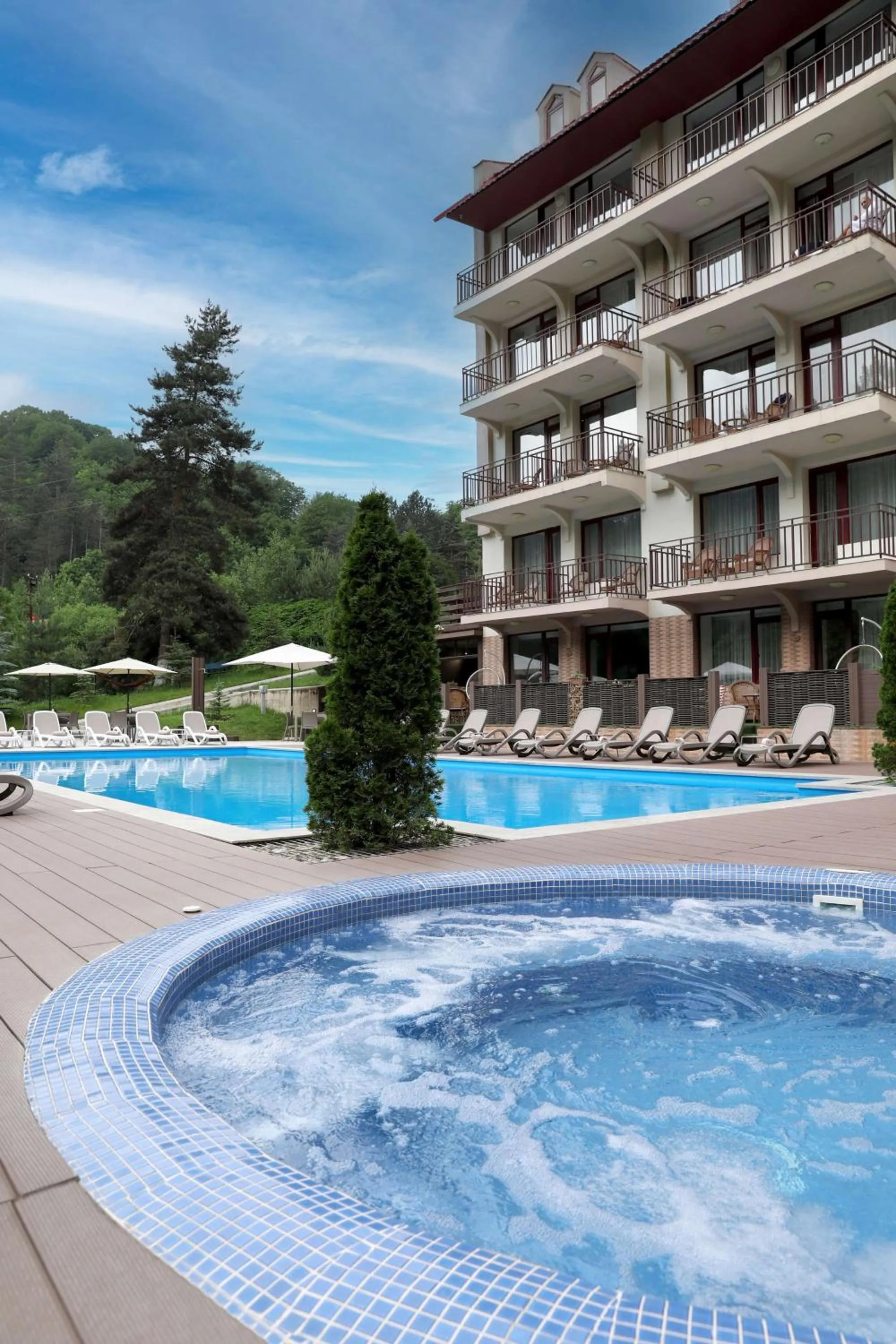 Pool view in Best Western Plus Paradise Hotel Dilijan