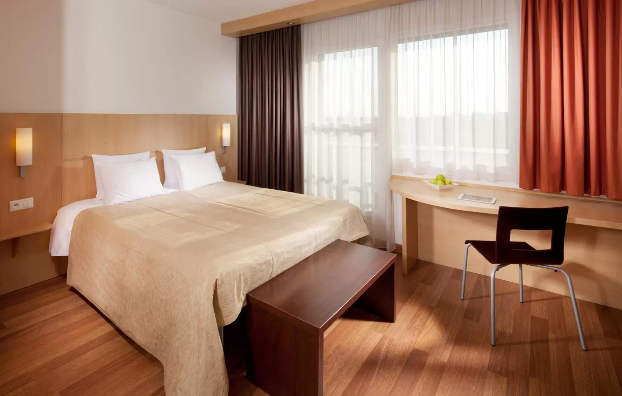 Superior Room with 1 Double Bed in Comfort Hotel Olomouc Centre Superior Room with 1 Double Bed in Comfort Hotel Olomouc Centre