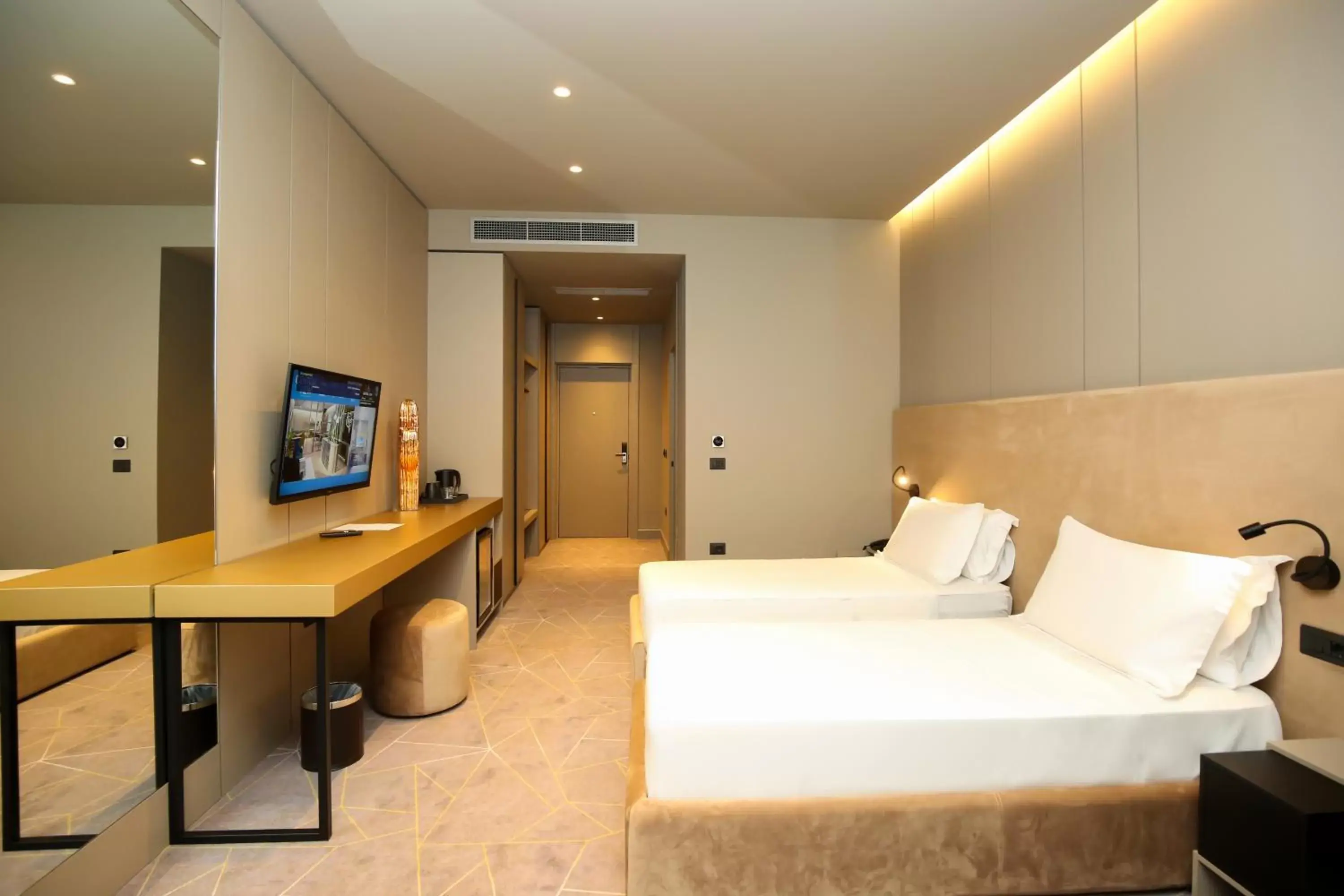 Deluxe Double or Twin Room with City View in The Central View Boutique Hotel Deluxe Double or Twin Room with City View in The Central View Boutique Hotel