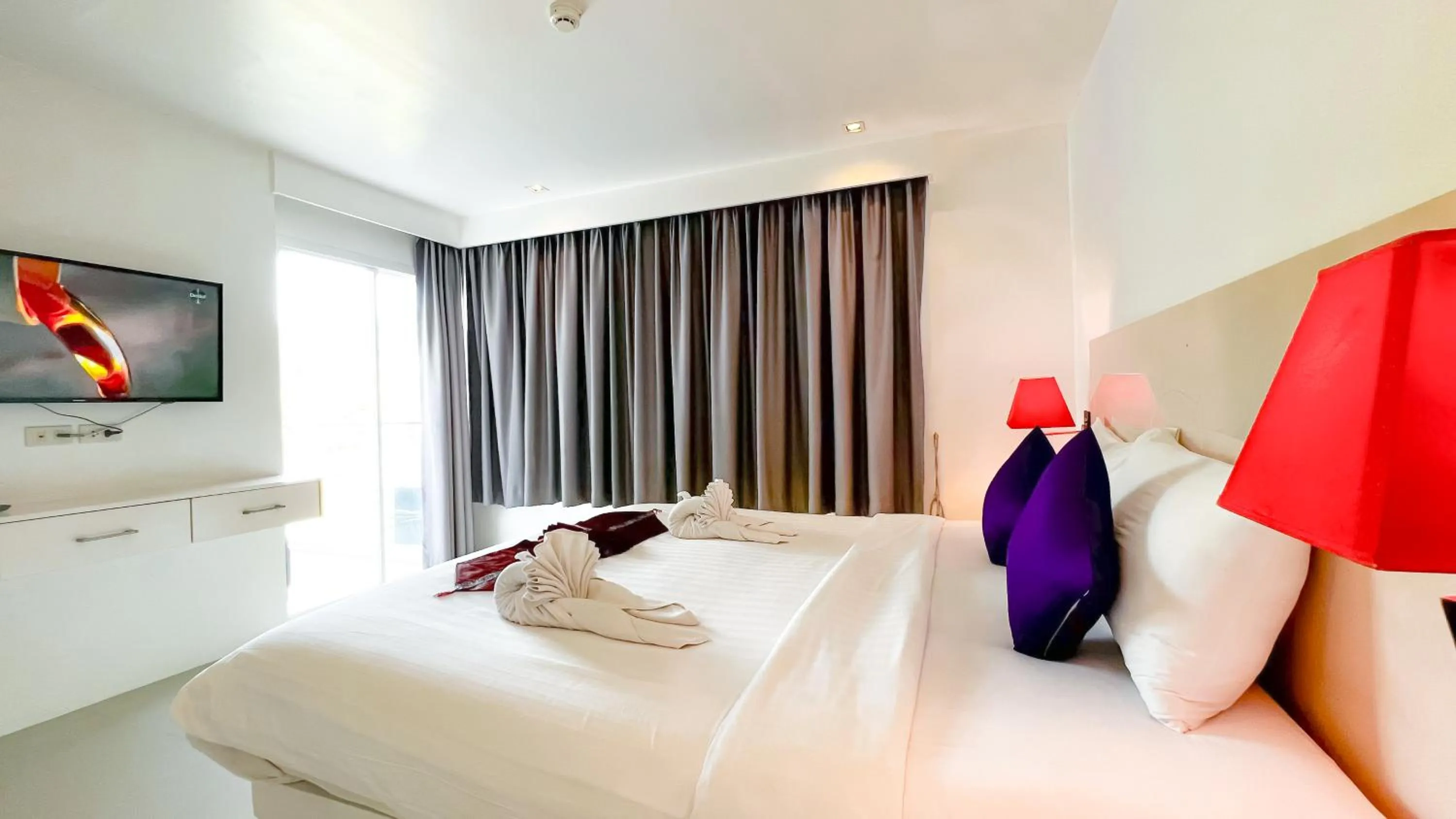 Bed in Grand Sunset Hotel Phuket