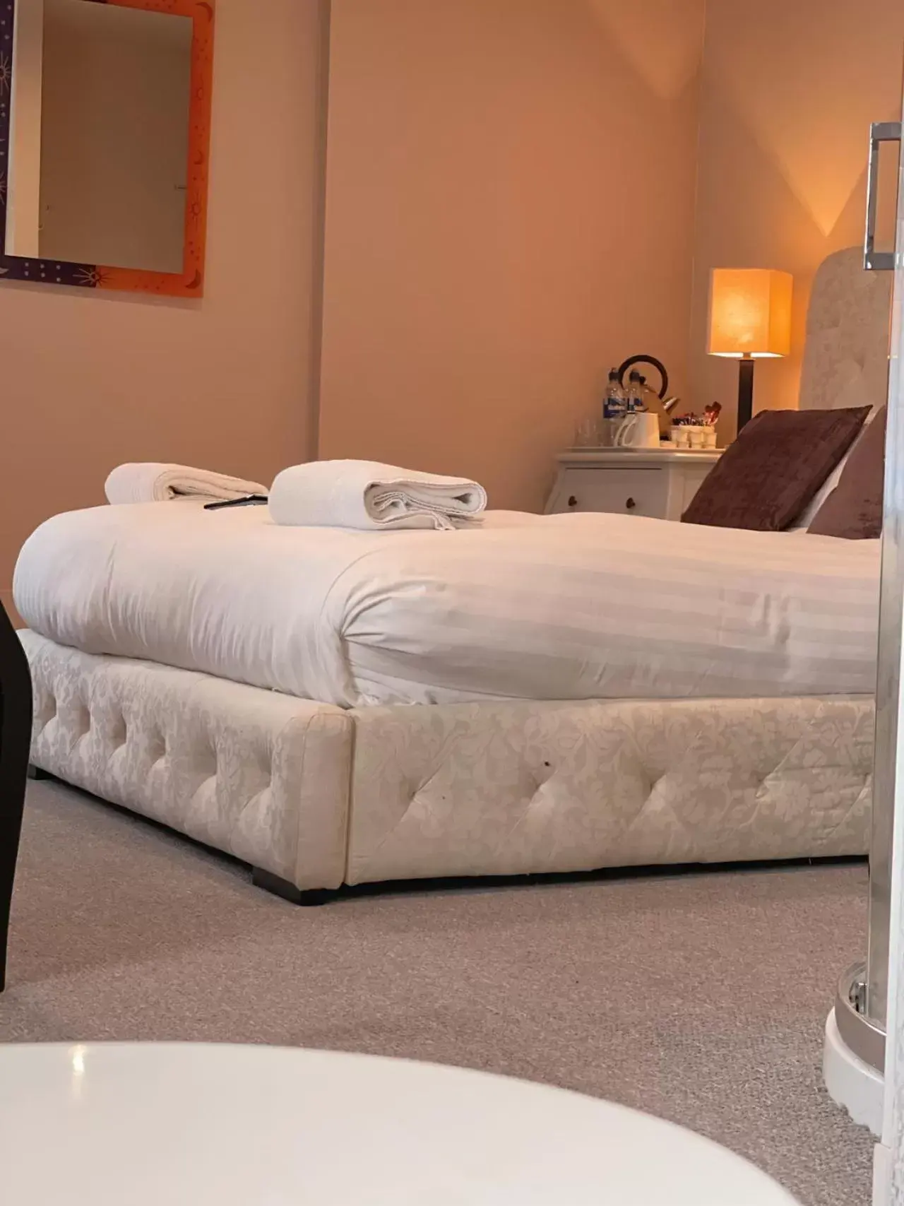 Deluxe King Room in OYO The Chatwal Boutique Hotel Deluxe King Room in OYO The Chatwal Boutique Hotel