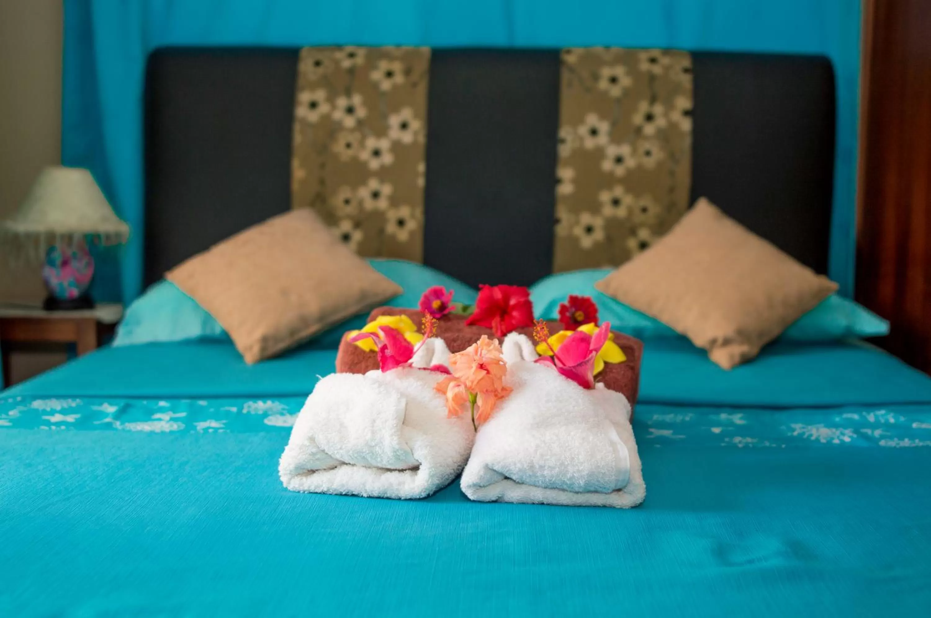 Bedroom, Bed in Evergreen Apartments